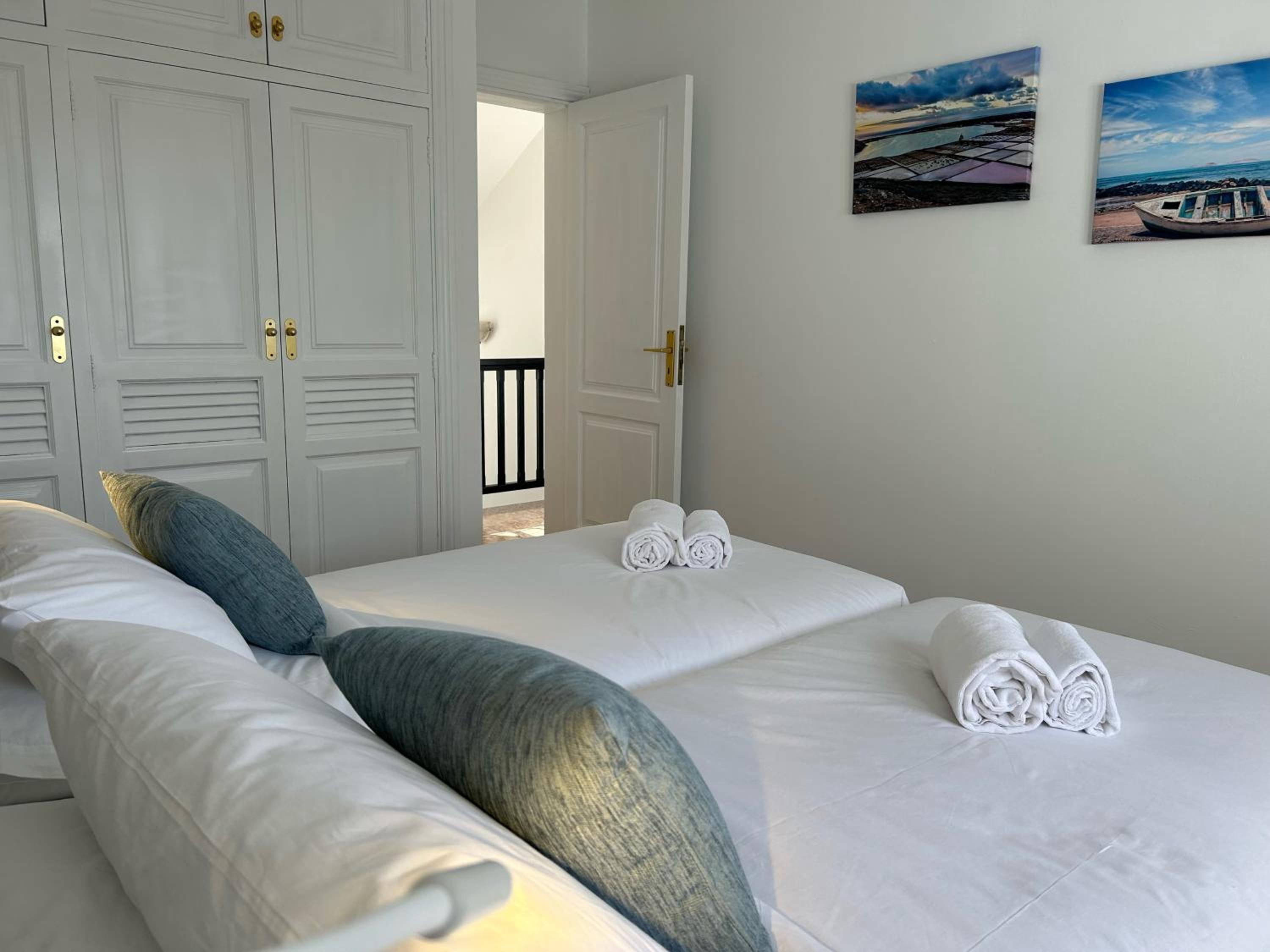 Three-Bedroom Villa photo 3