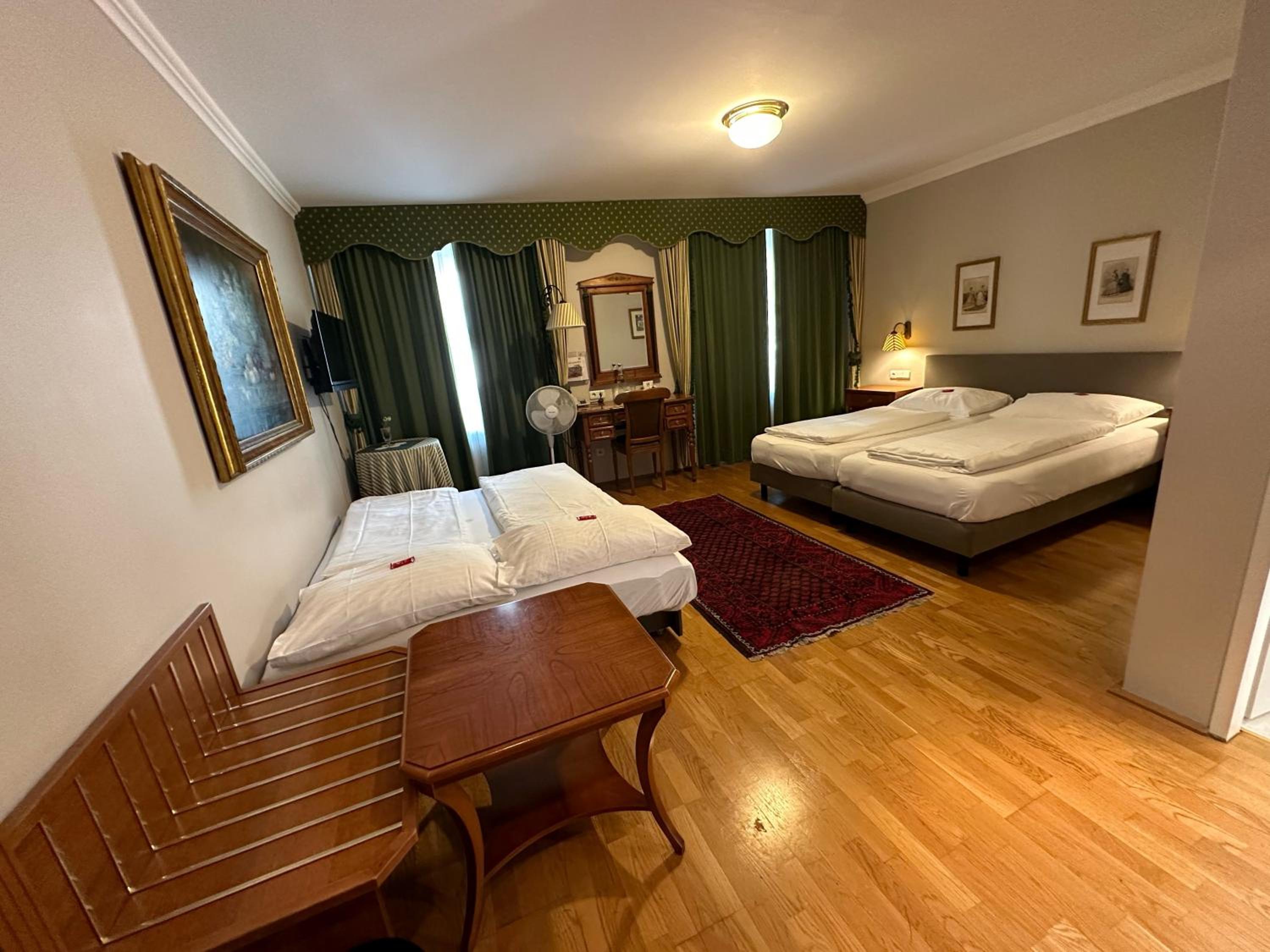 Family Room - Photo 8