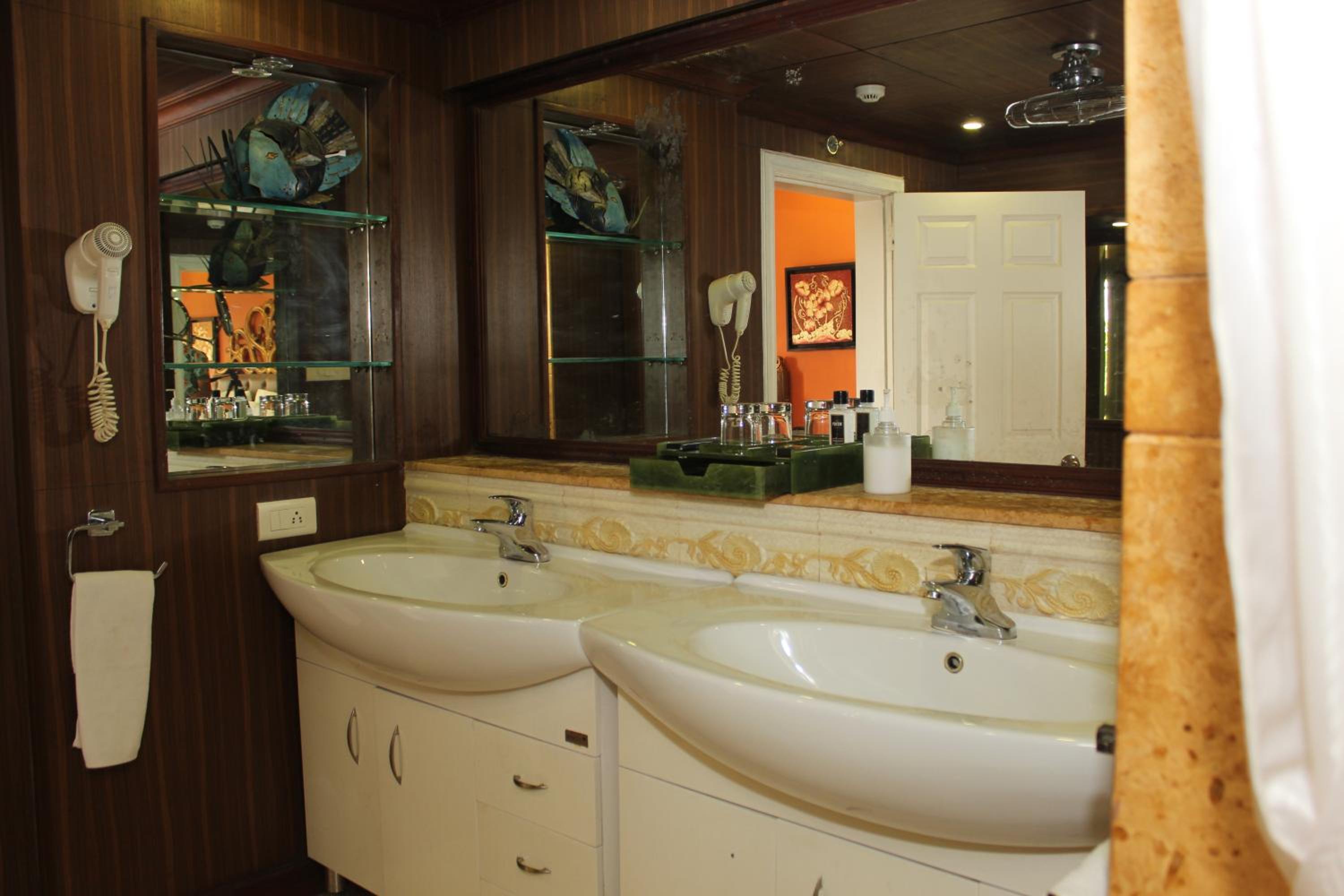Family Room photo 2
