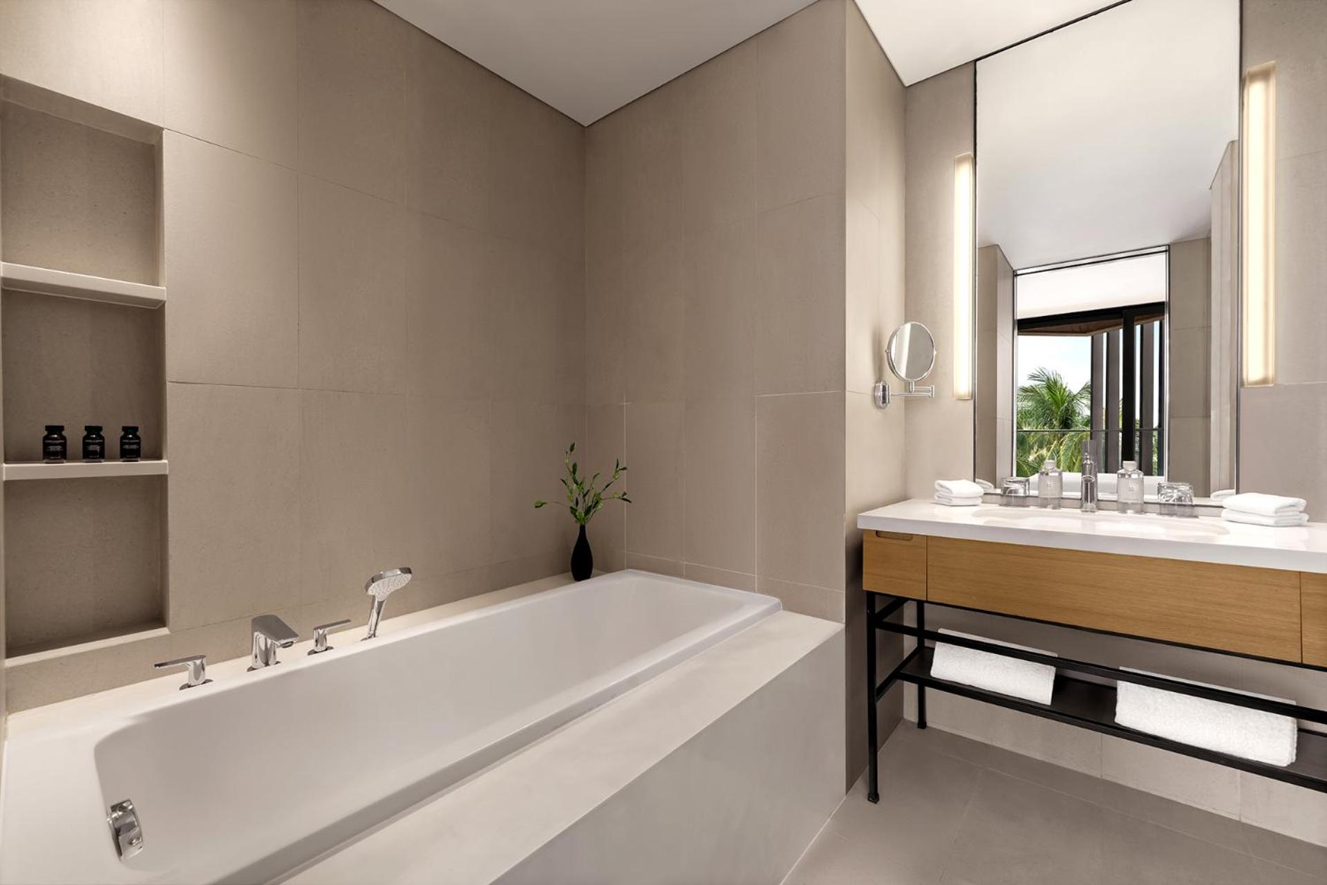 Residence Pool View - Mini-bar included once per stay, Daily Guest Activities - Photo 9