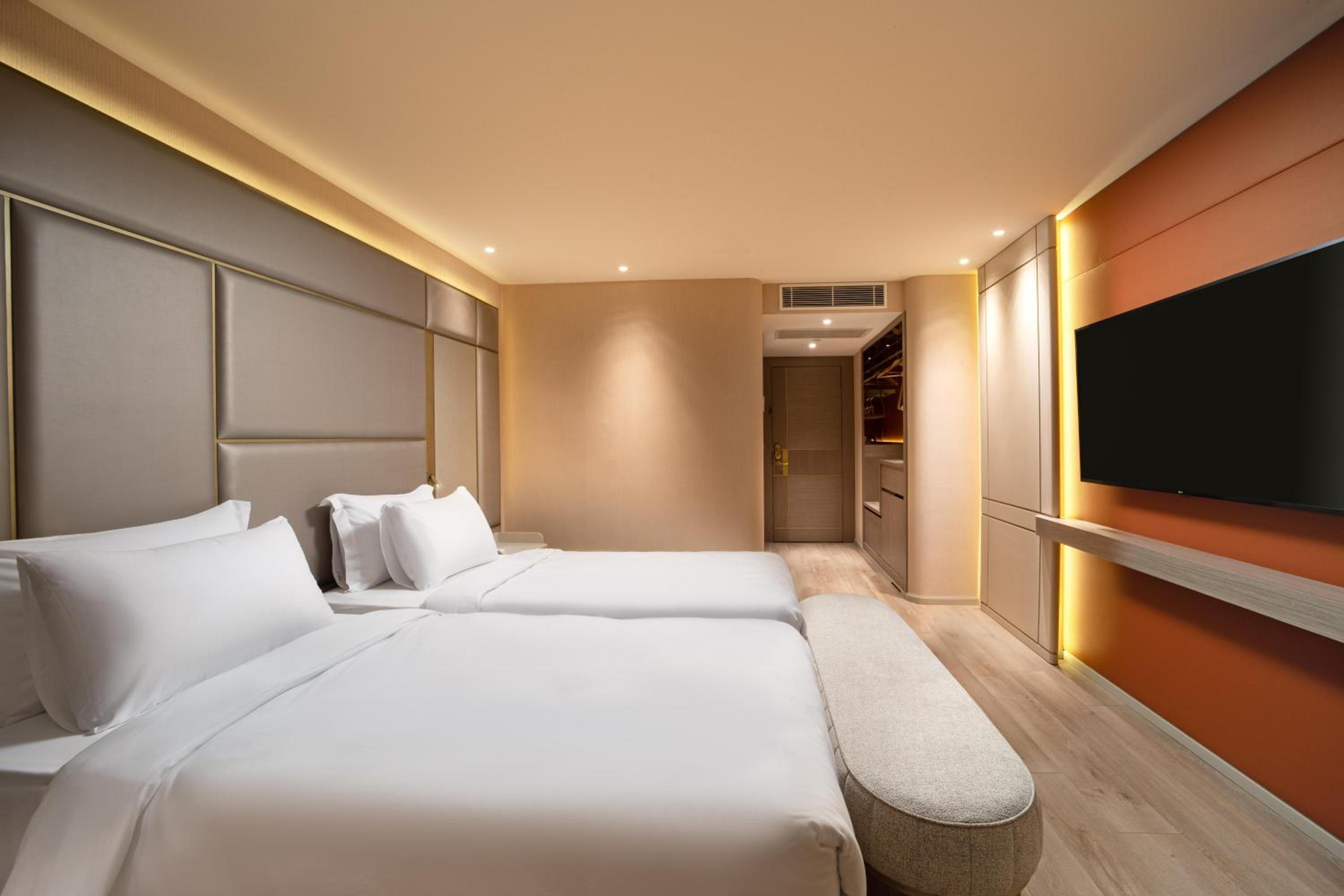 Deluxe Double or Twin Room photo 2