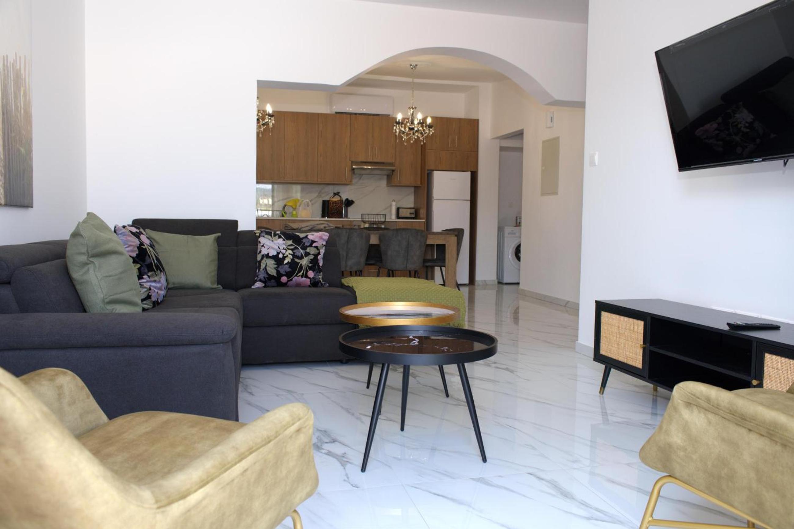Apartment with Mountain View photo 1