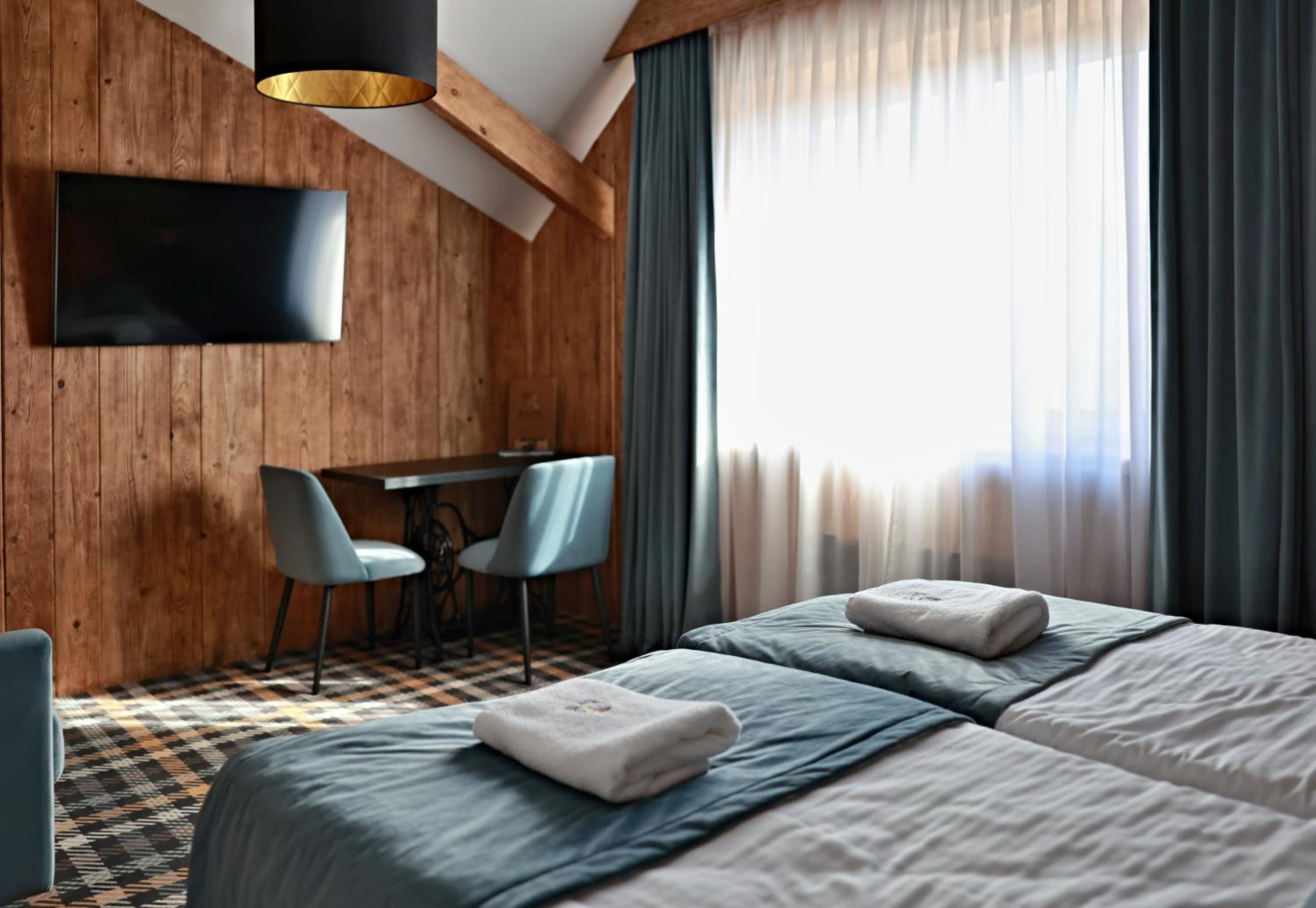 Deluxe Double Room with Extra Bed - Photo 2