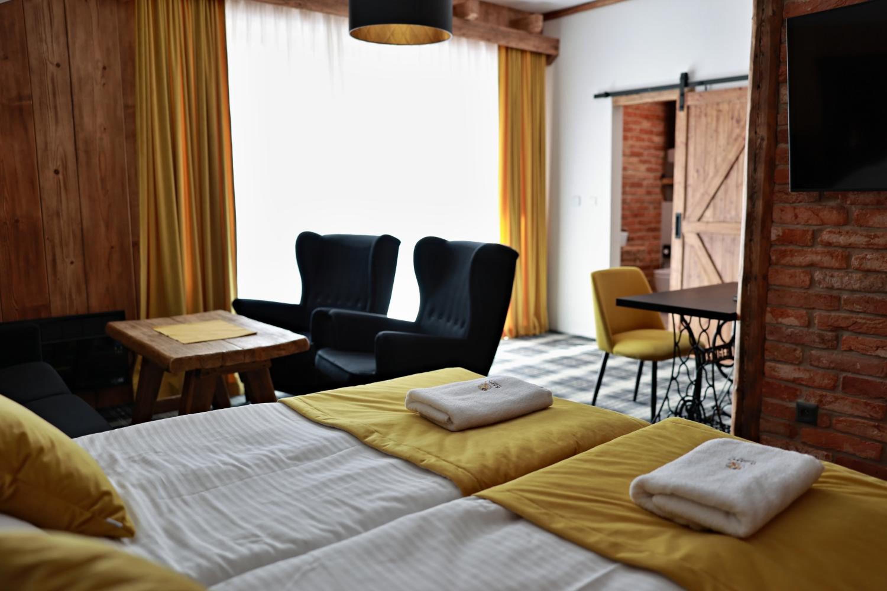 Deluxe Double Room with Extra Bed photo 1