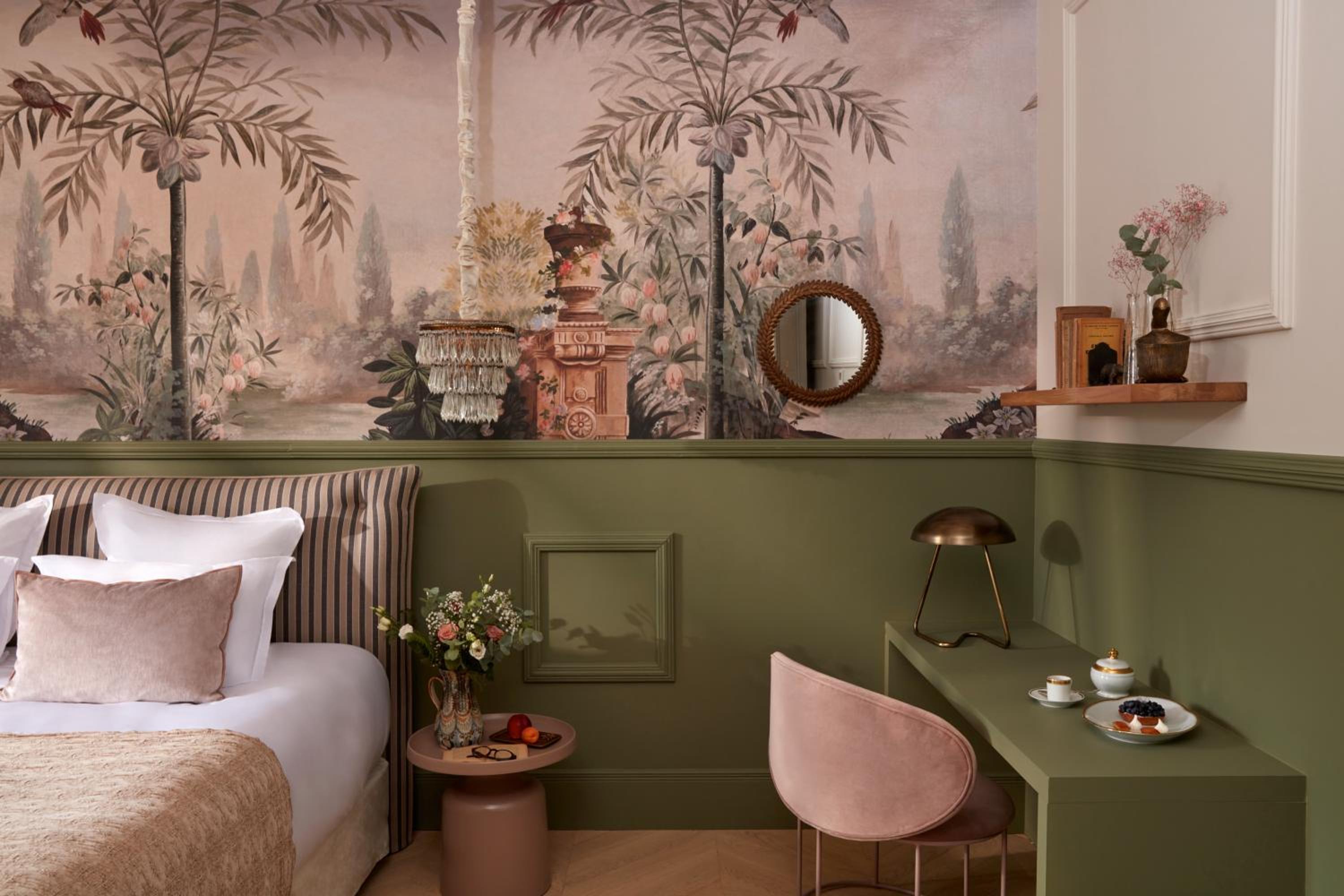 Deluxe Room - Photo 6