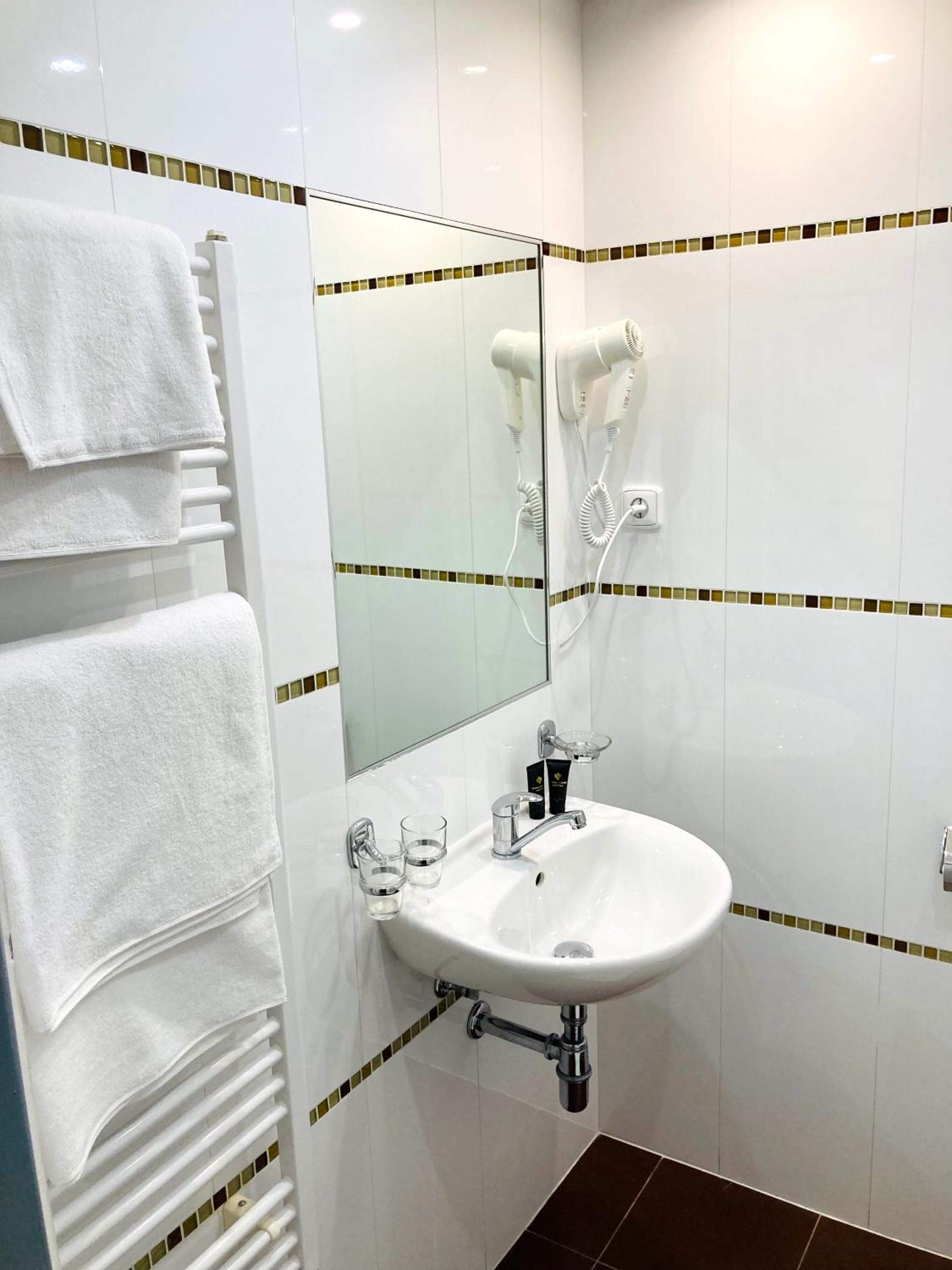Deluxe Double Room - Photo 7