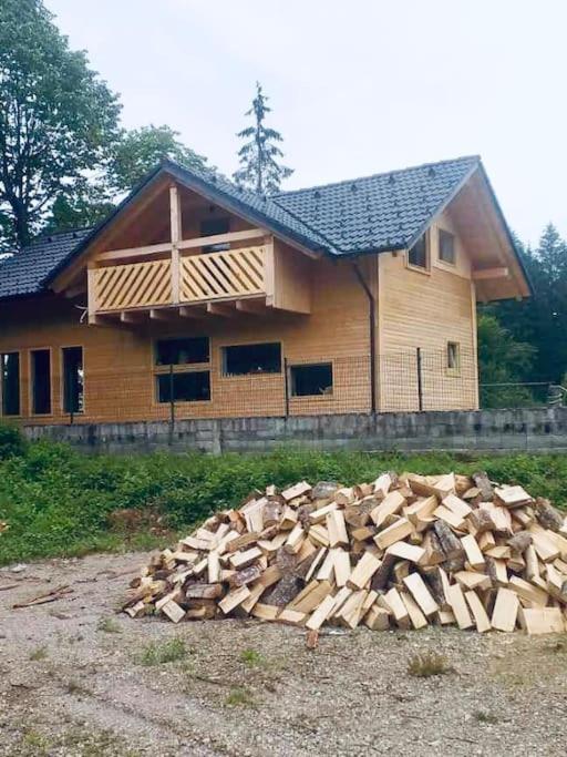 Three-Bedroom House photo 2