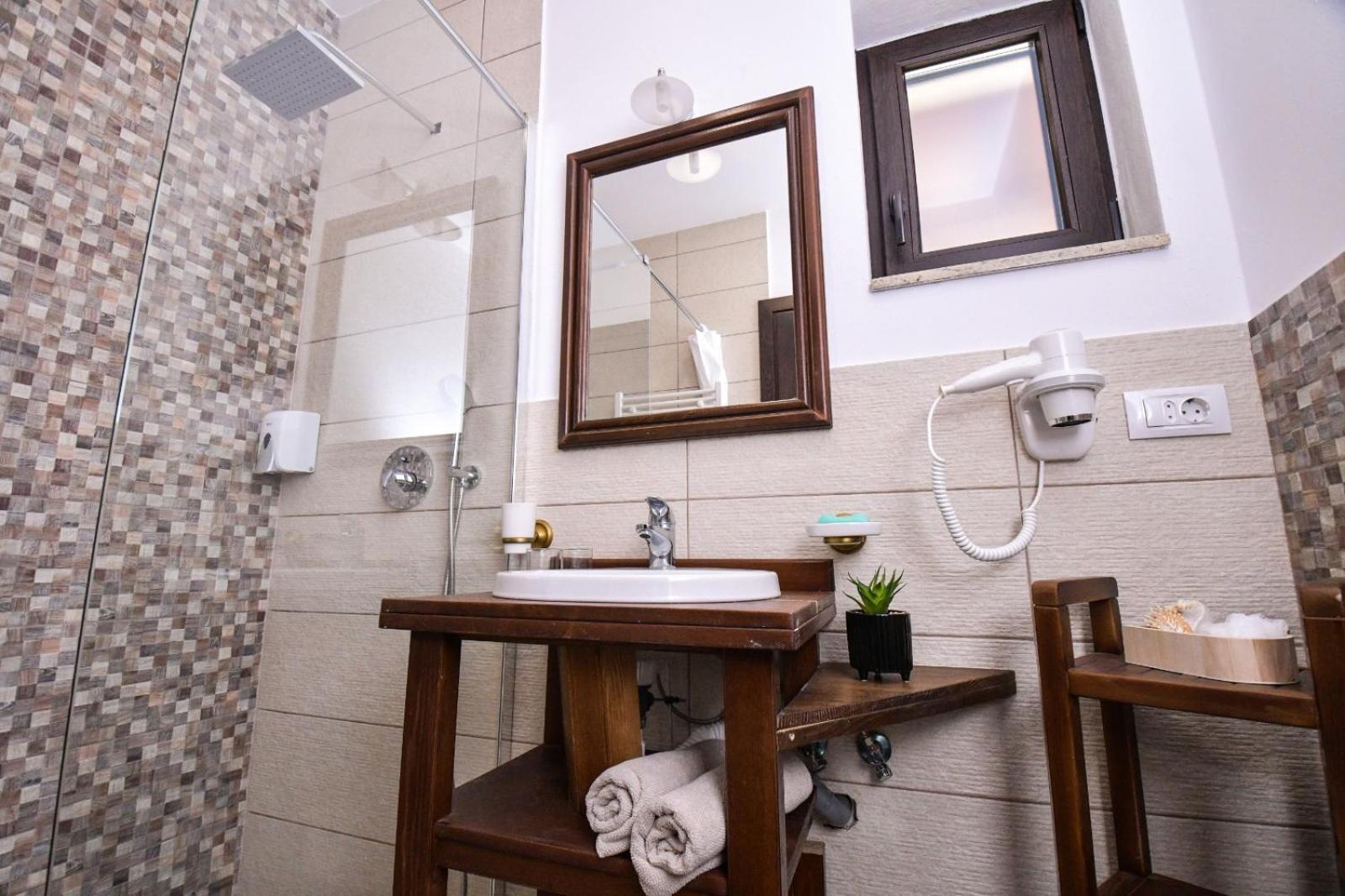 Deluxe Double Room with Spa Access photo 2