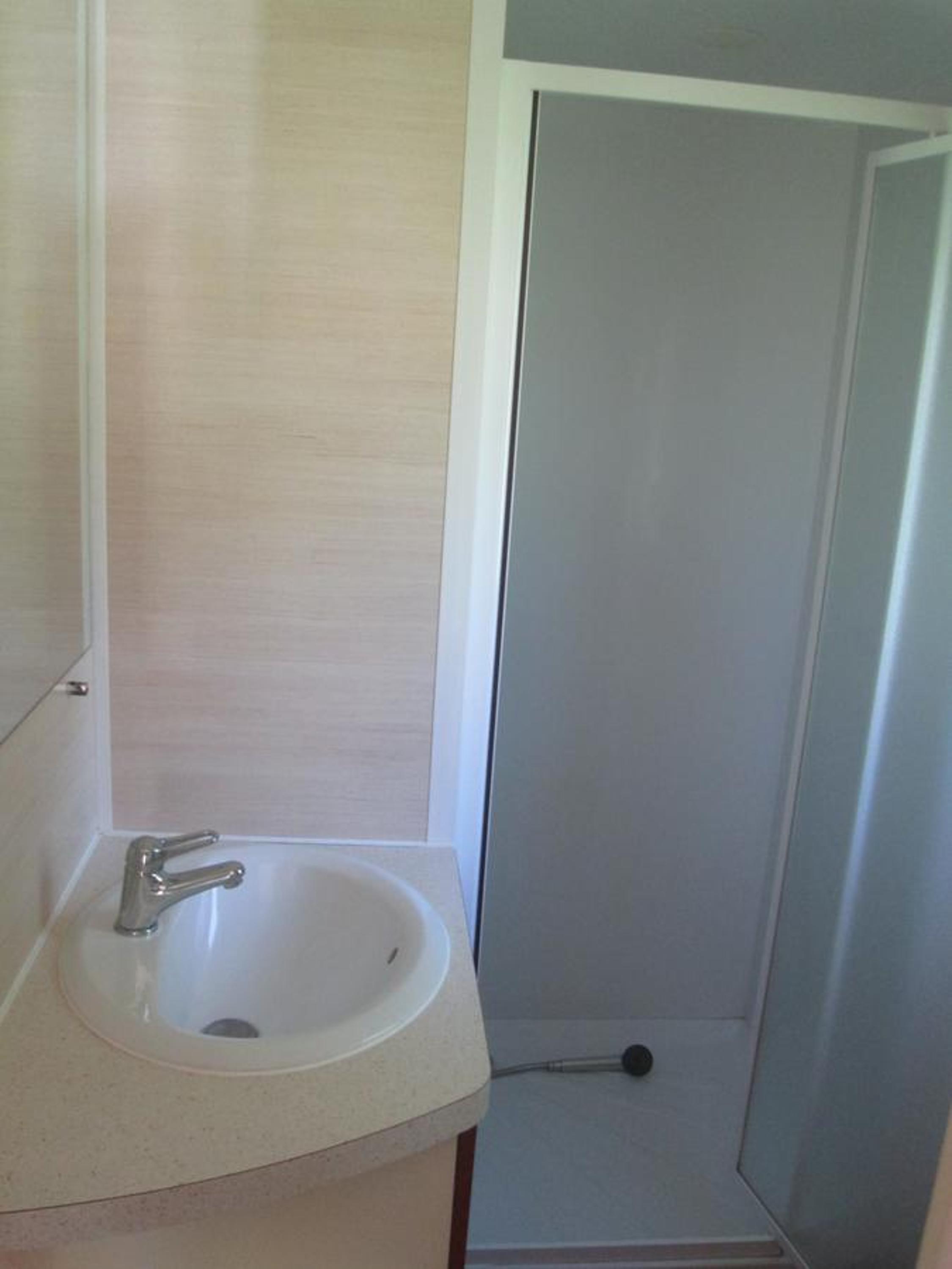 Mobile Home - Photo 6