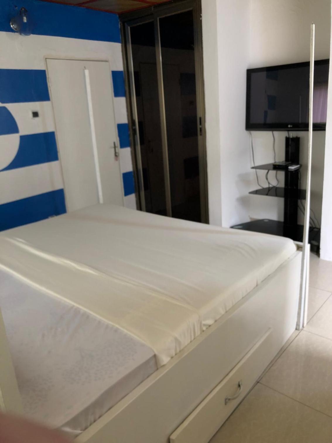 Large Double or Twin Room photo 3