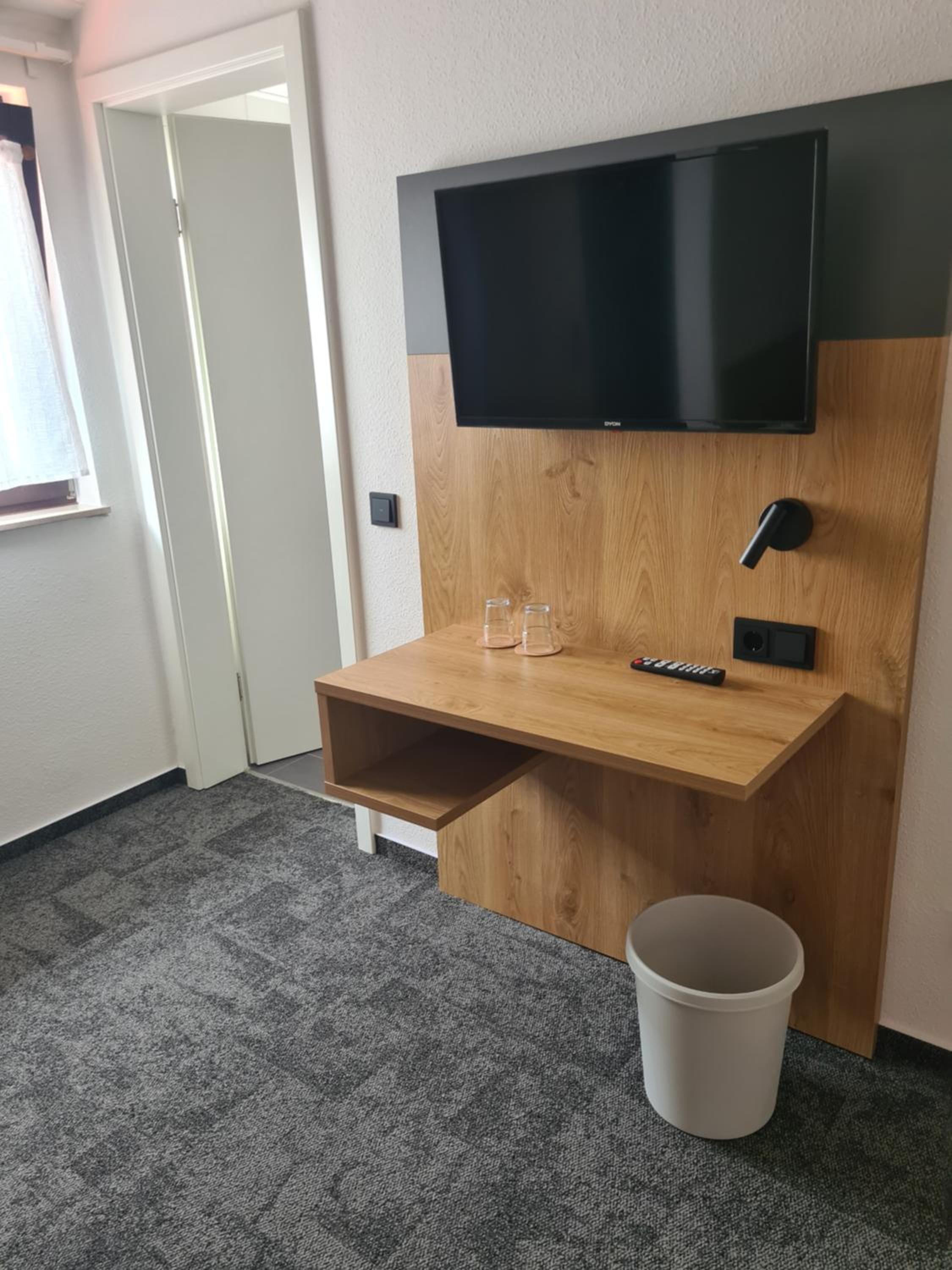 Double or Twin Room - Photo 3