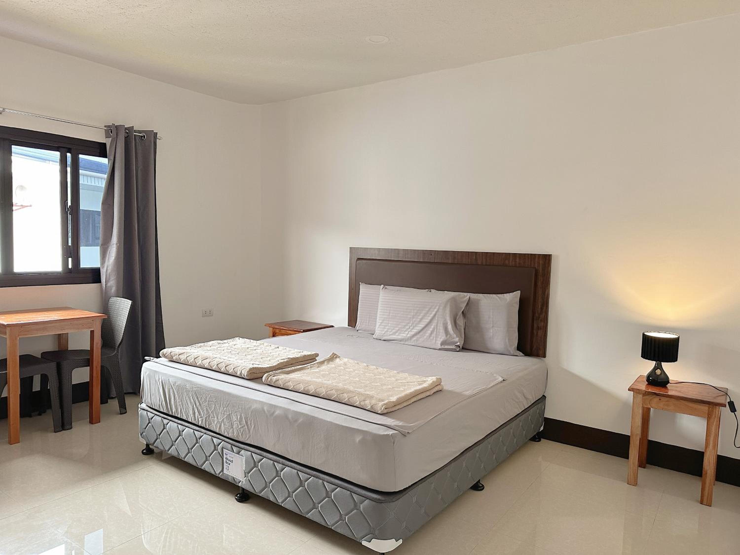 Standard King Room - Photo 3