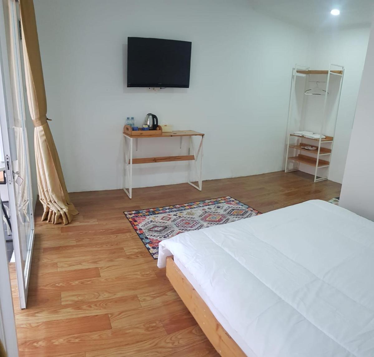 Queen Room with Balcony