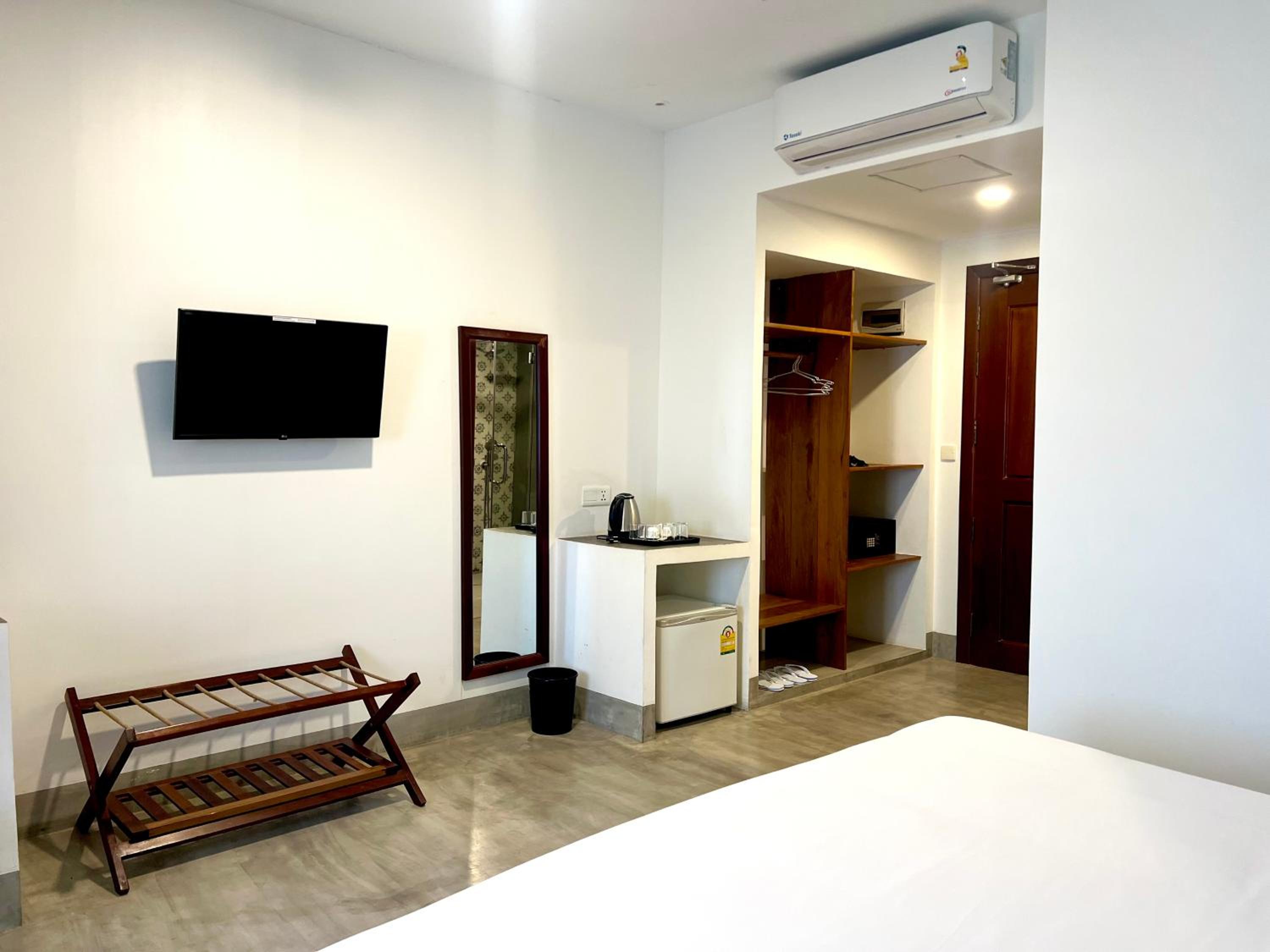 Deluxe Double Room - Photo 7