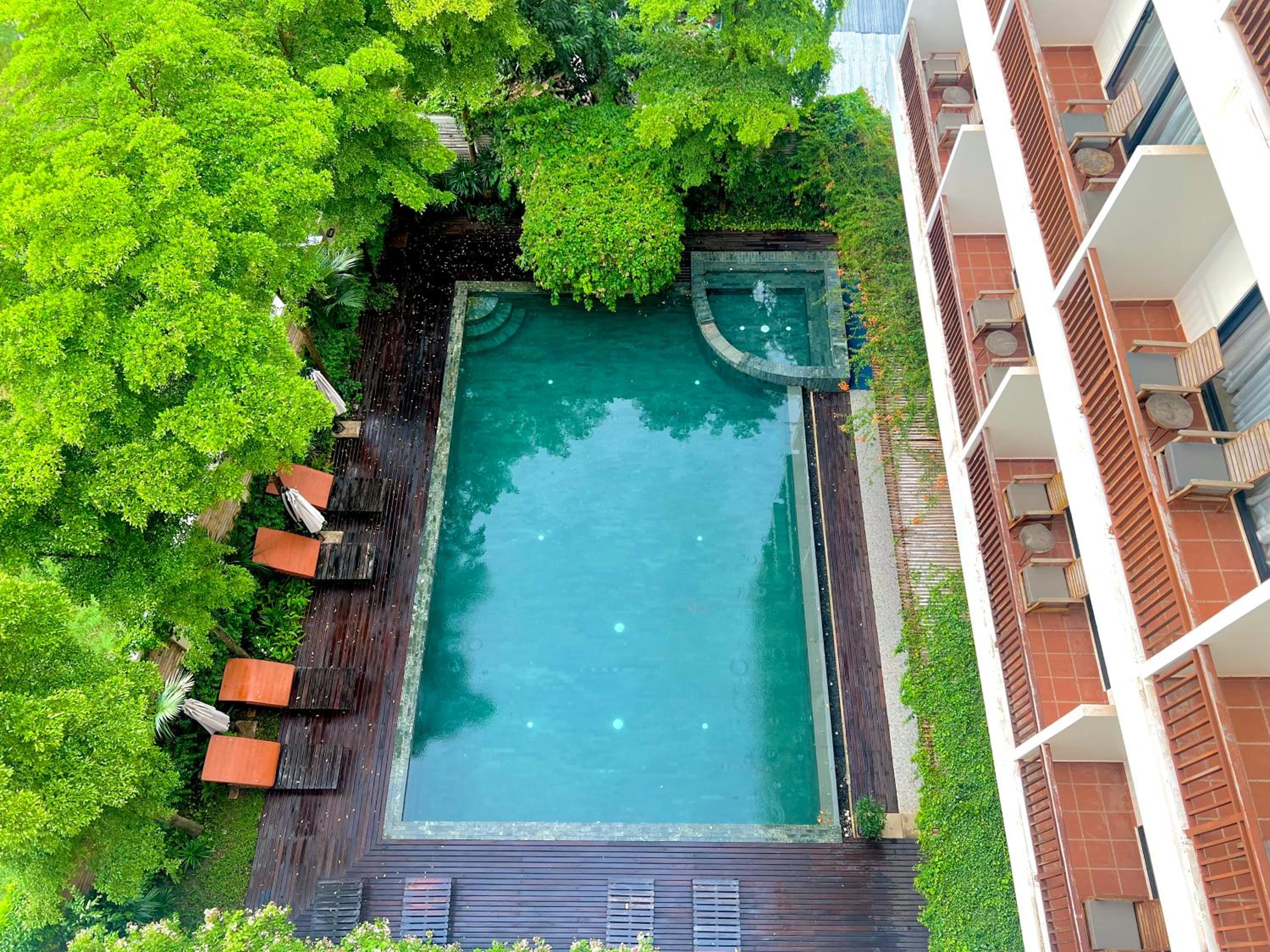 Deluxe Double with Balcony, Pool View - Photo 7