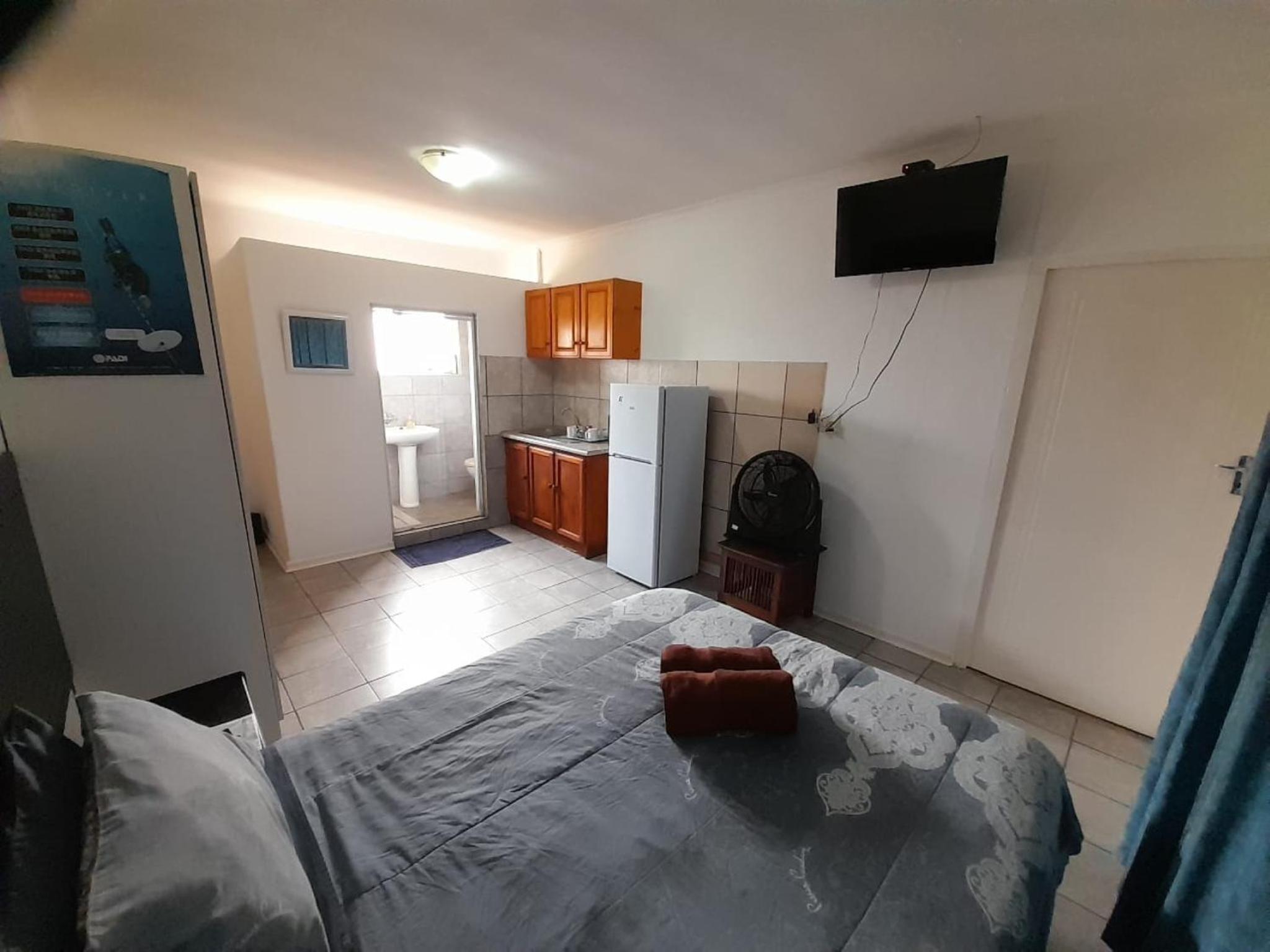 Budget Double Room photo 3