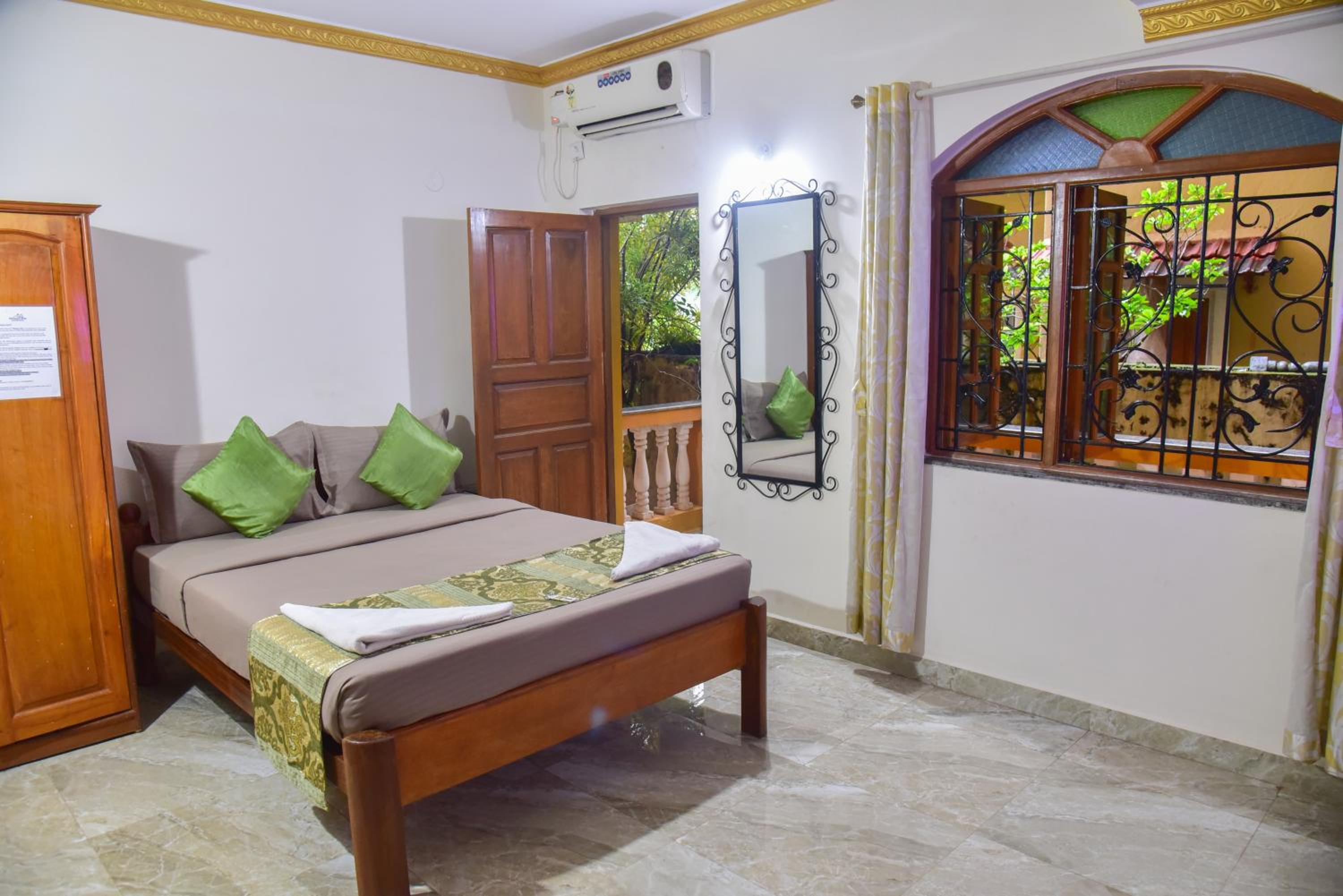 Deluxe Room - Photo 4