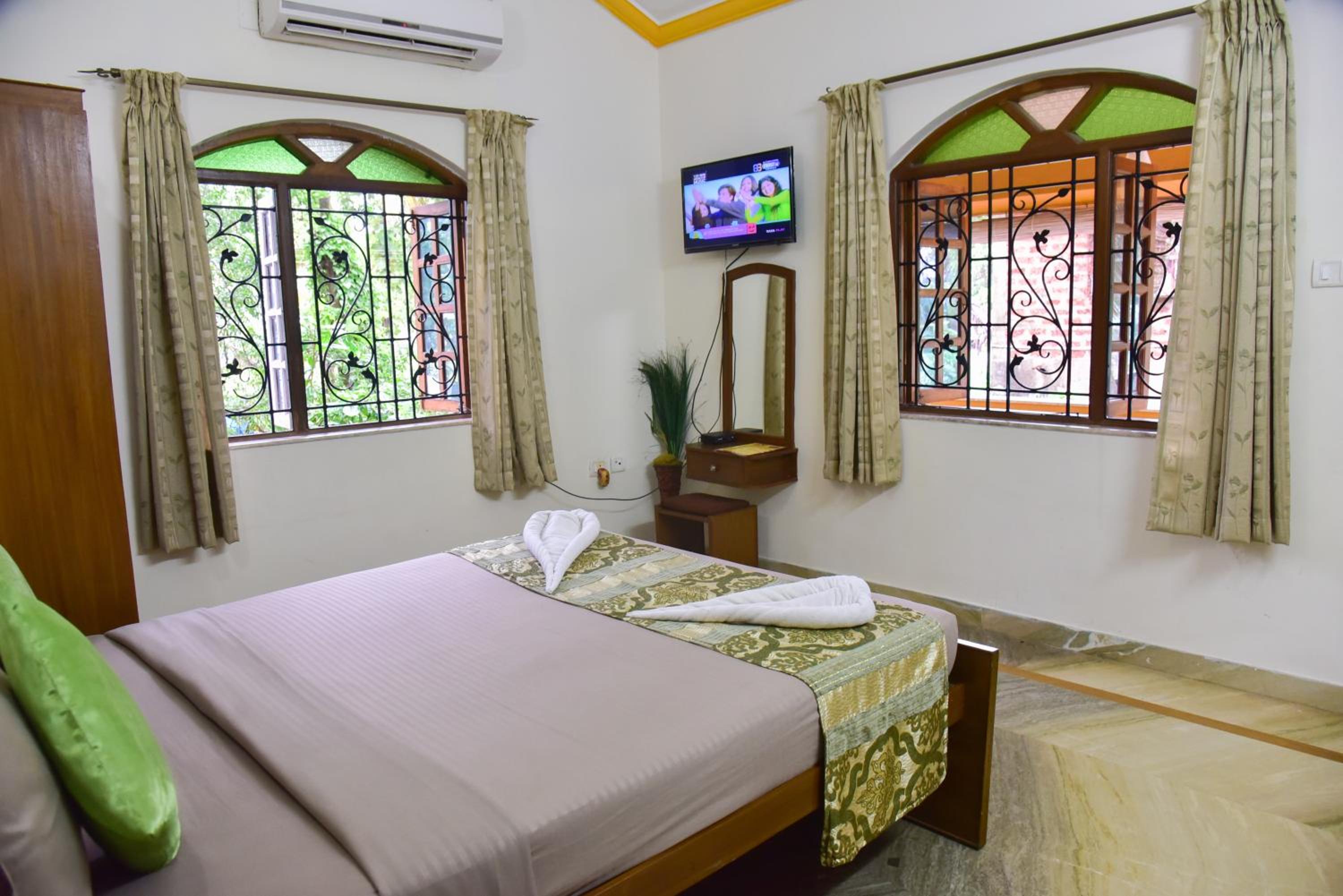 Deluxe Room - Photo 6