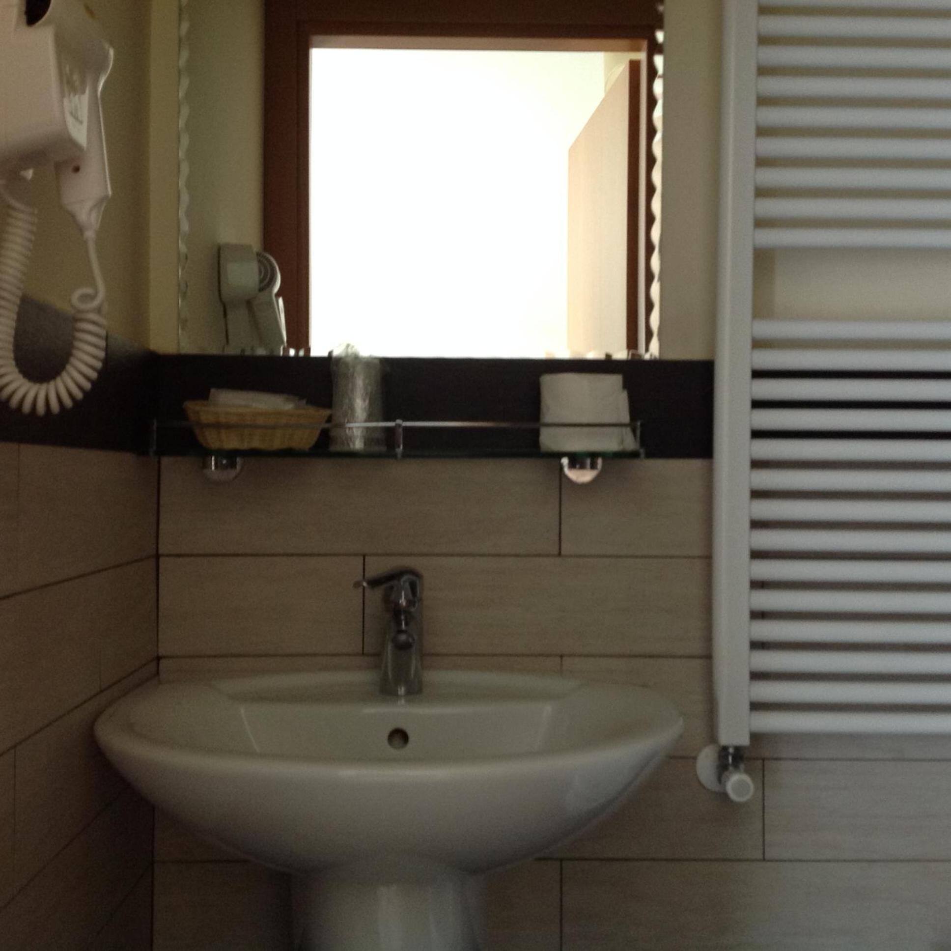 Double Room - Photo 16