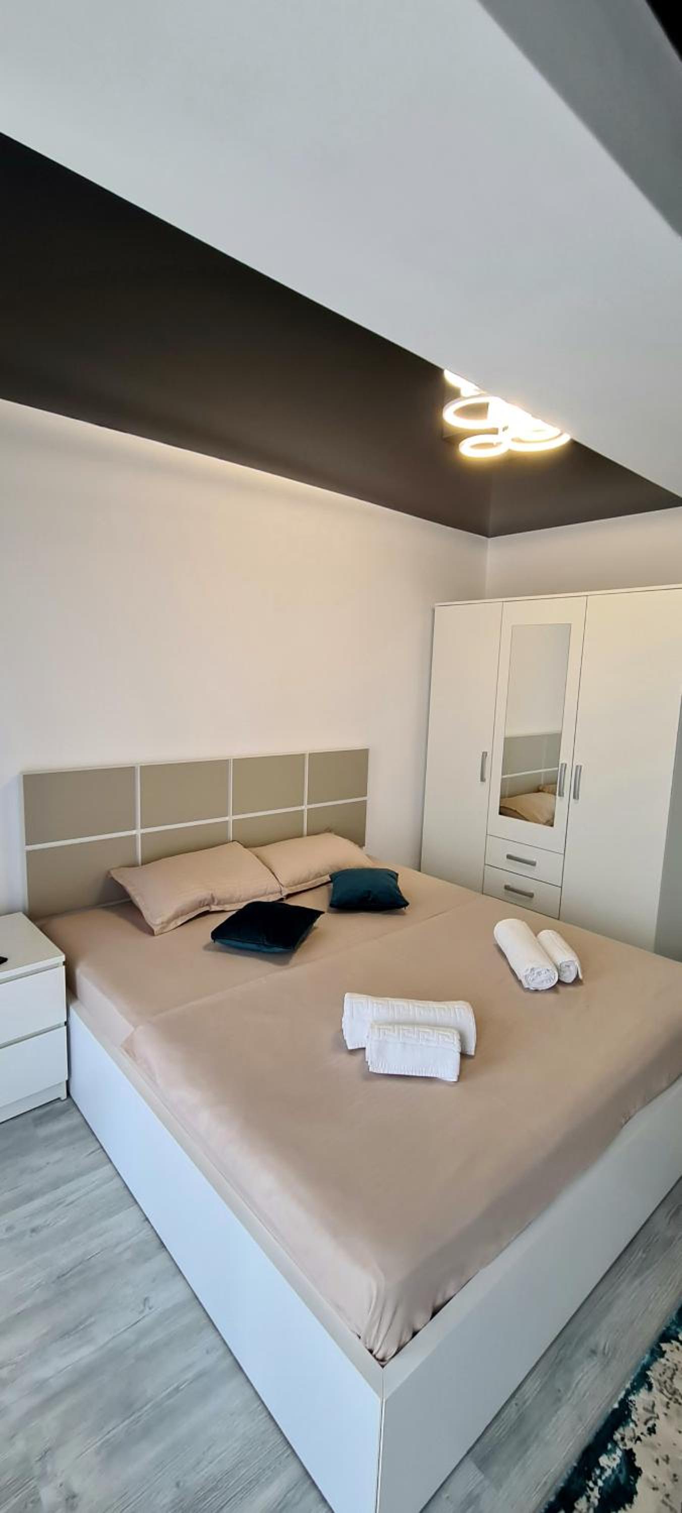 One-Bedroom Apartment photo 3