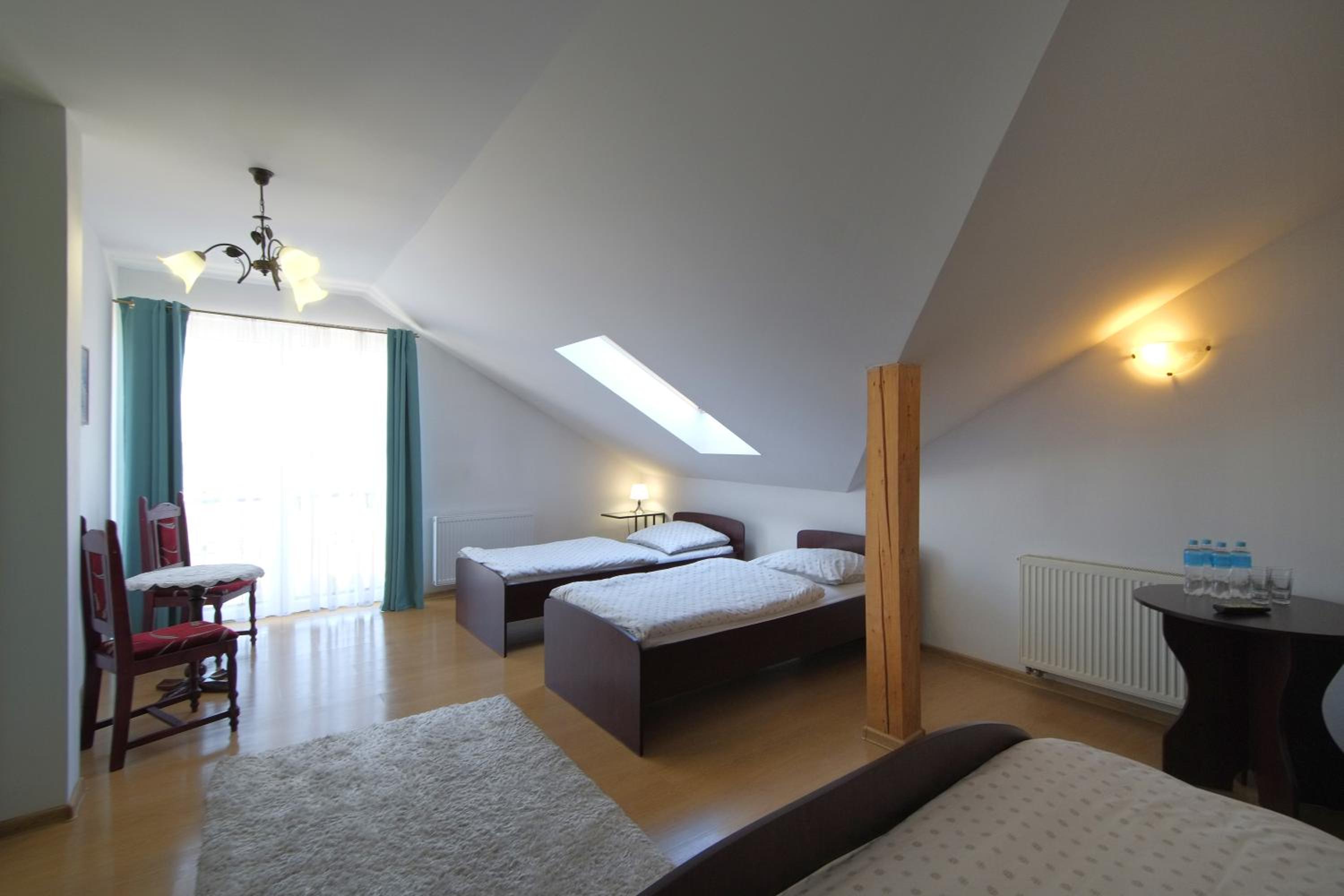 Standard Family Room - Photo 3
