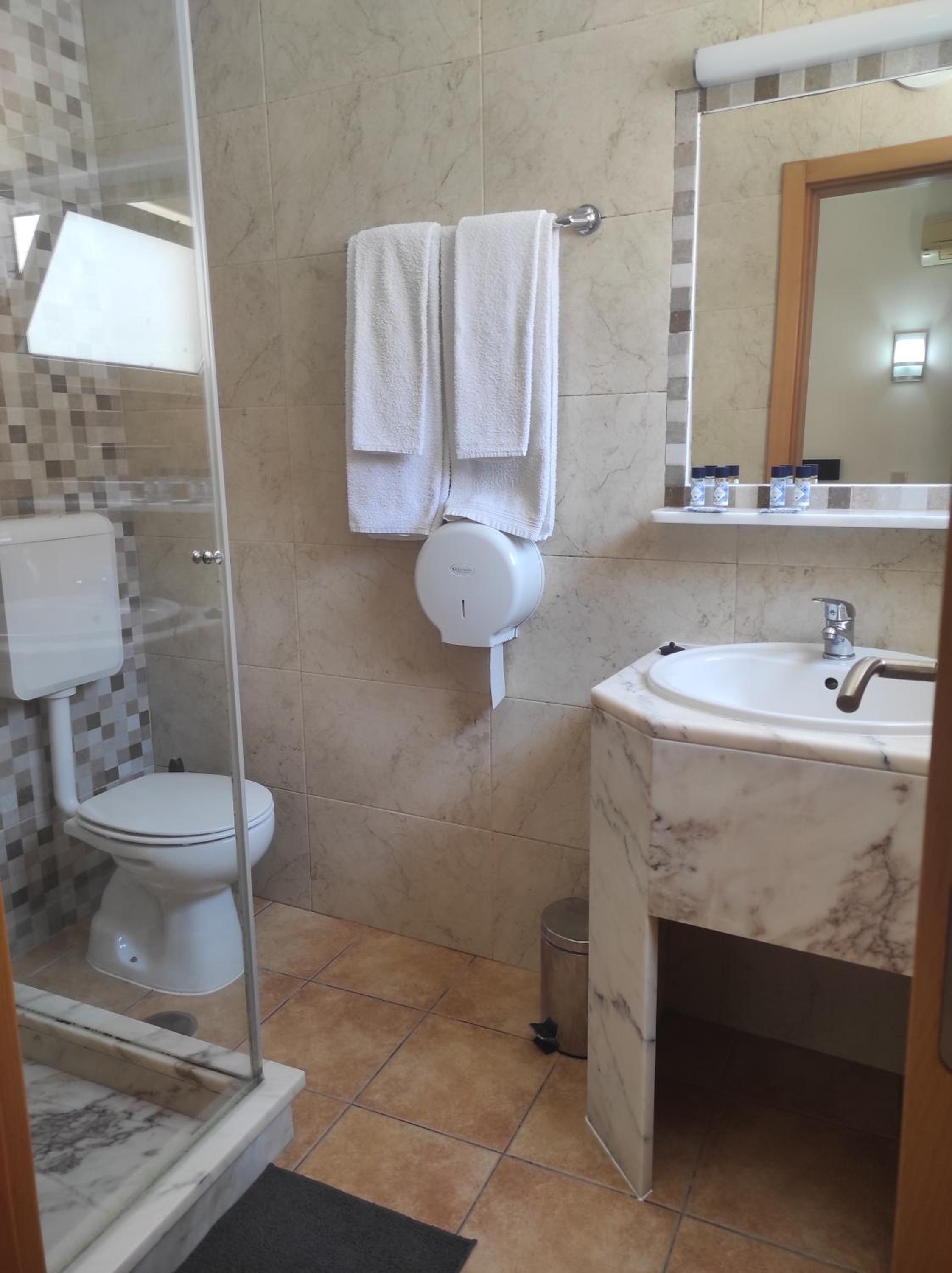 Double Room - Photo 4