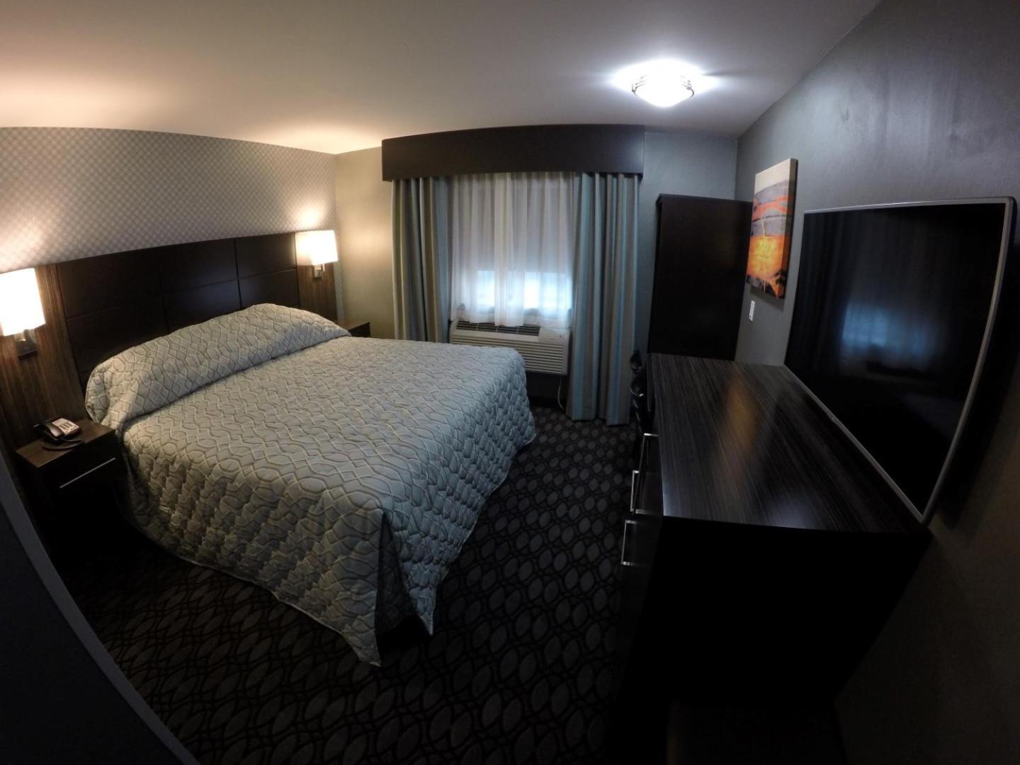King Room - Non-Smoking - Photo 1