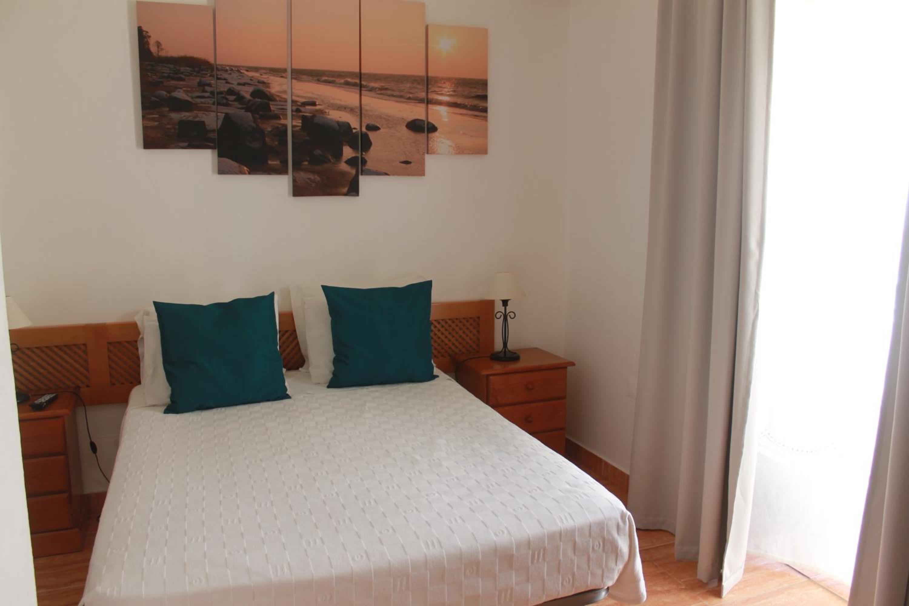 Quadruple Room with Shower - Photo 3