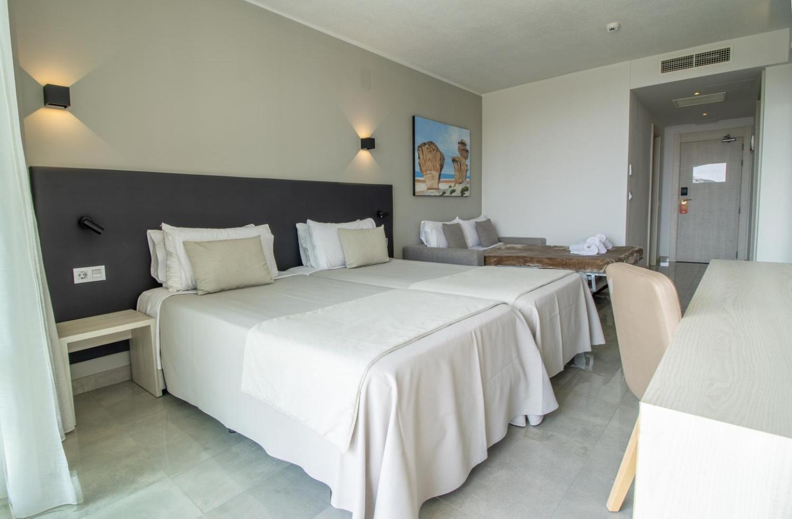 Deluxe Quadruple Room photo 3
