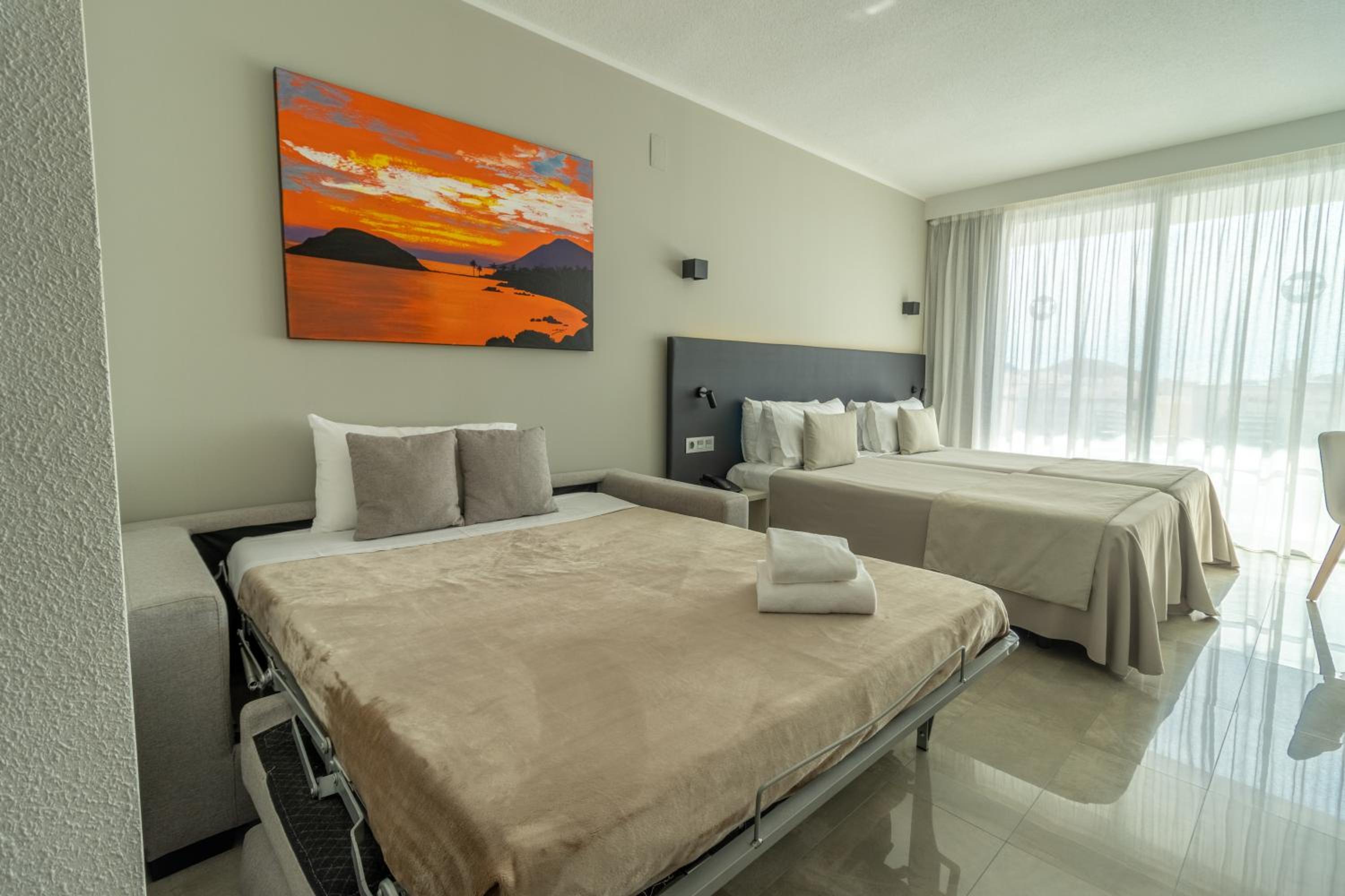 Deluxe Triple Room with Pool View