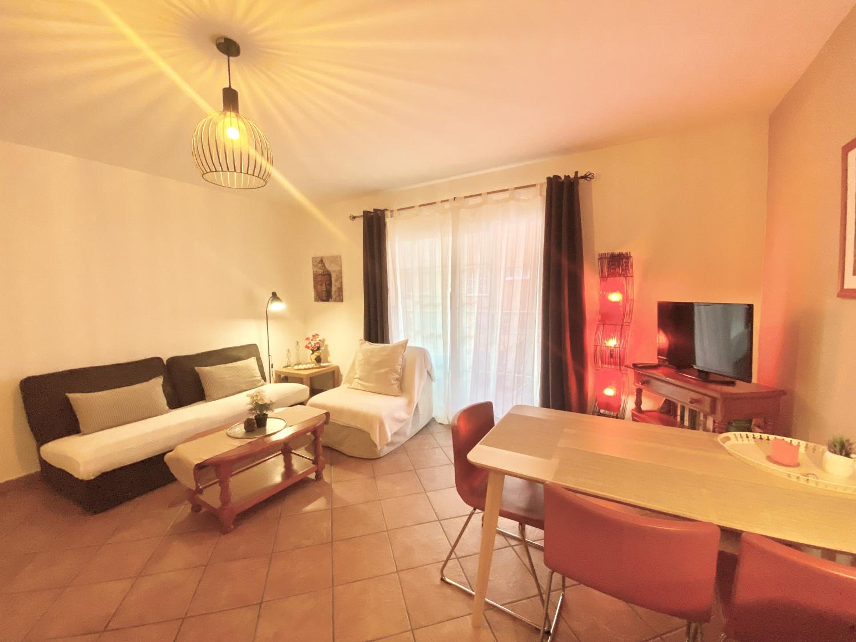Apartamento de un dormitorio superior con balcón