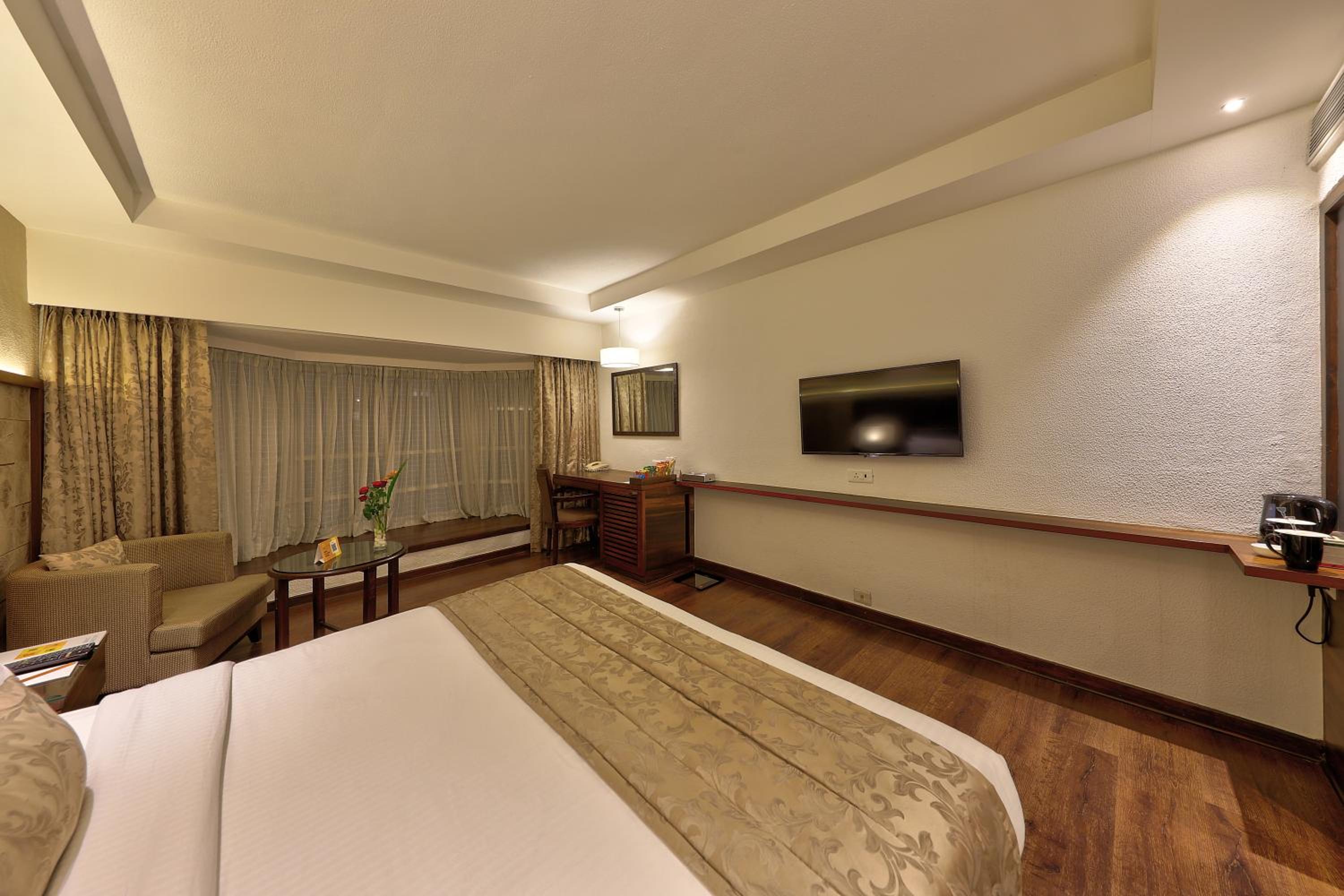 Smart Space Room with 20% discount on Food & Soft Beverage - Photo 1