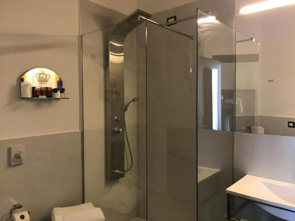 Standard Double or Twin Room photo 3