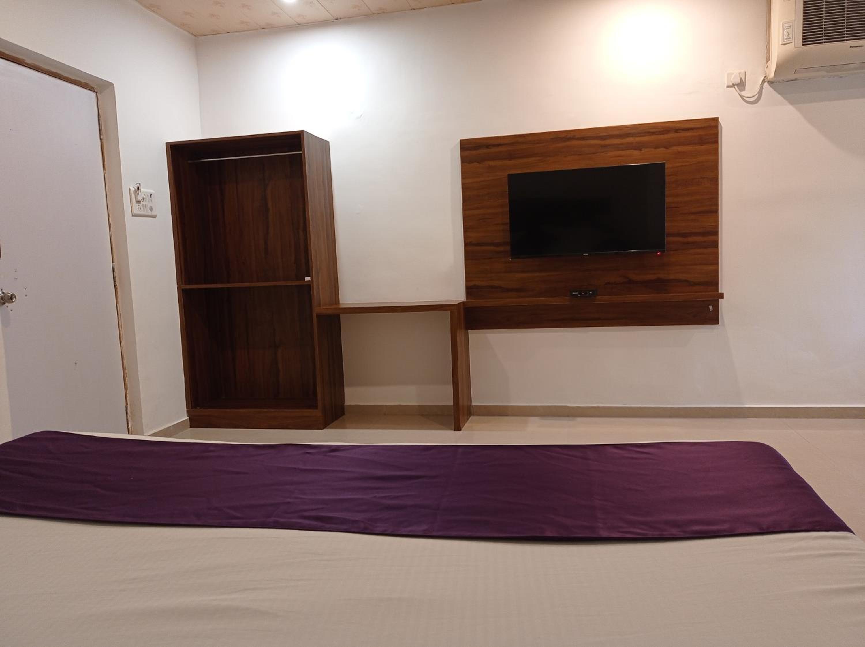 Deluxe Room - Photo 18