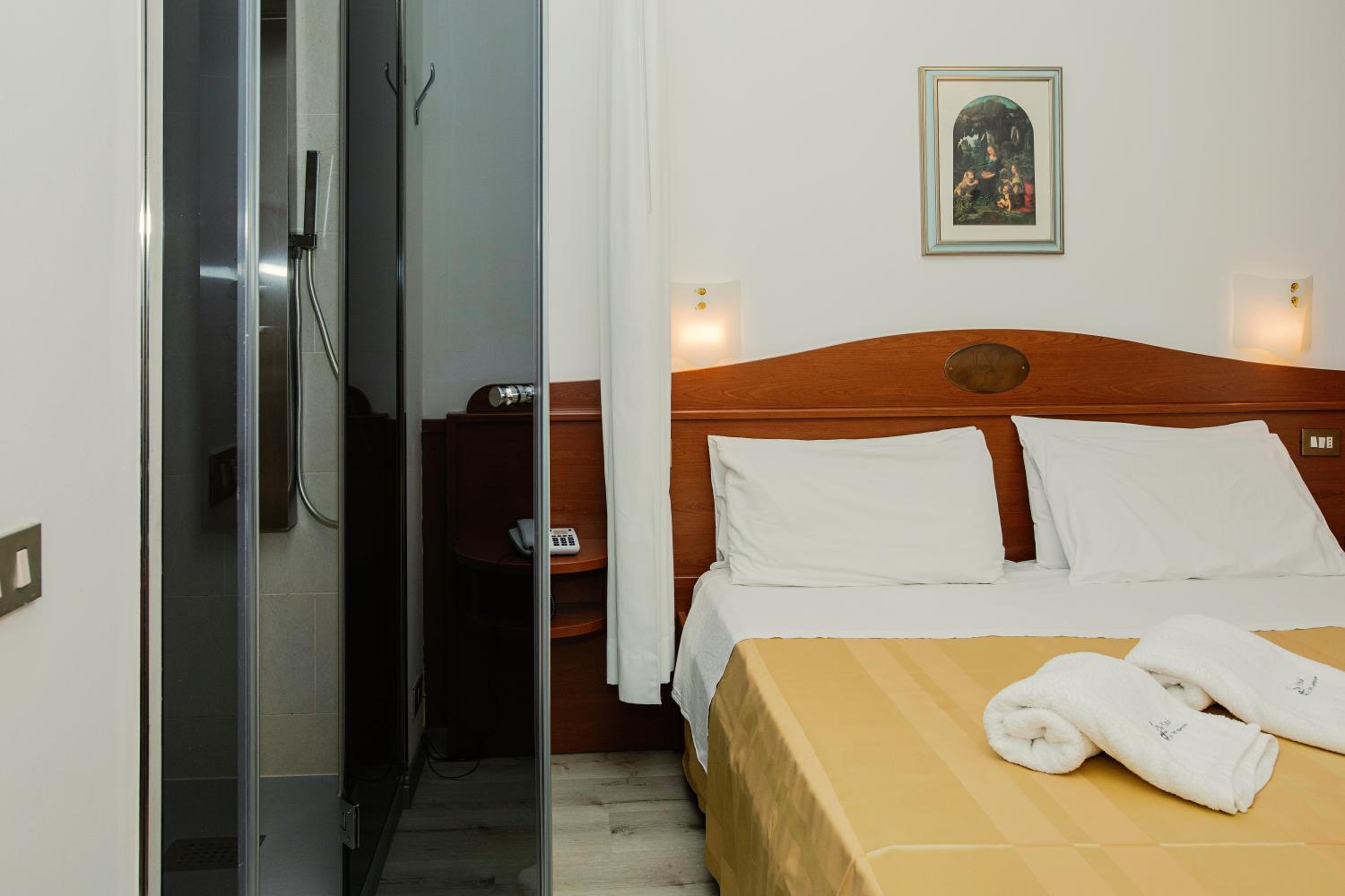 Deluxe Double Room with Shower photo 1