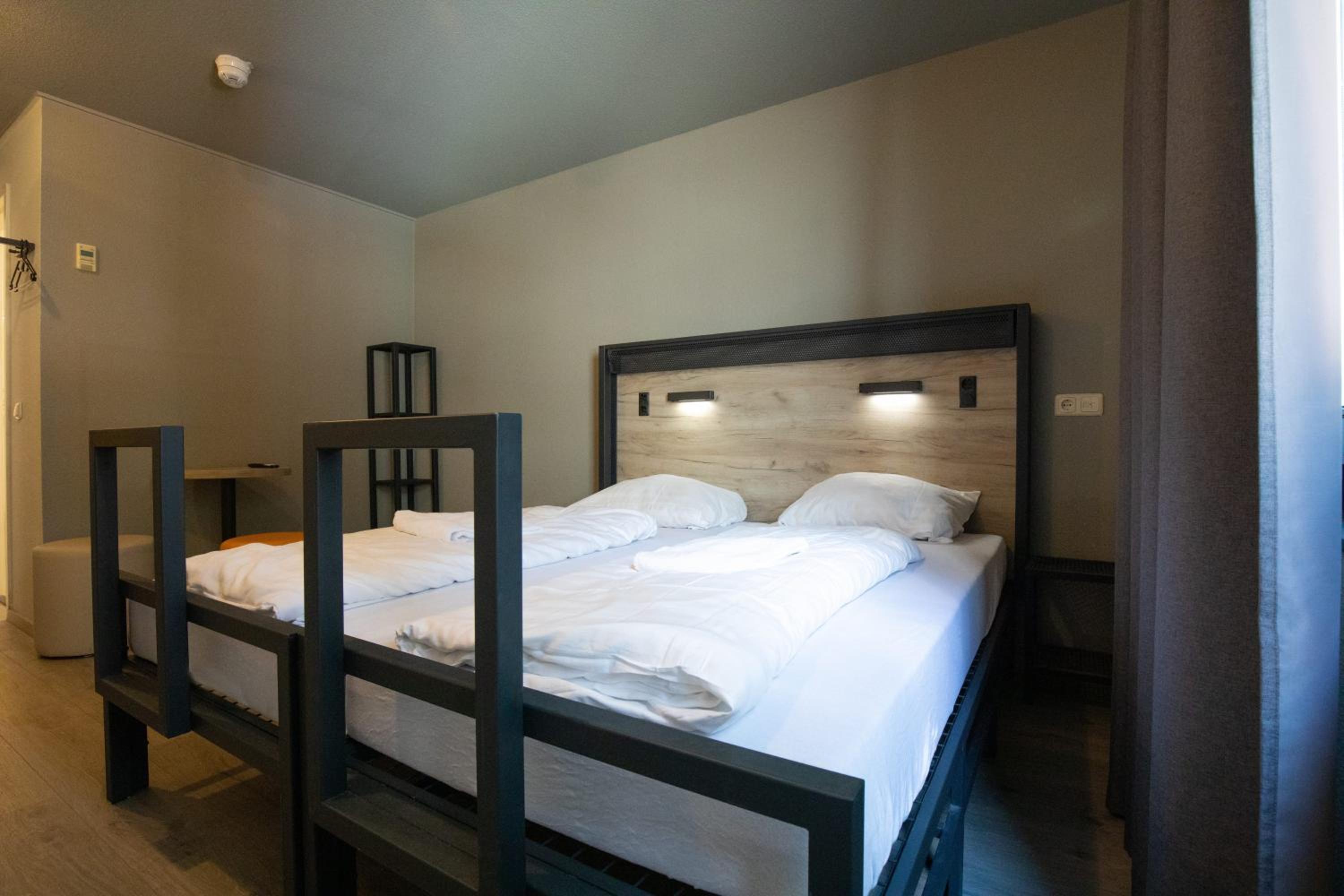 Twin Room - Photo 1