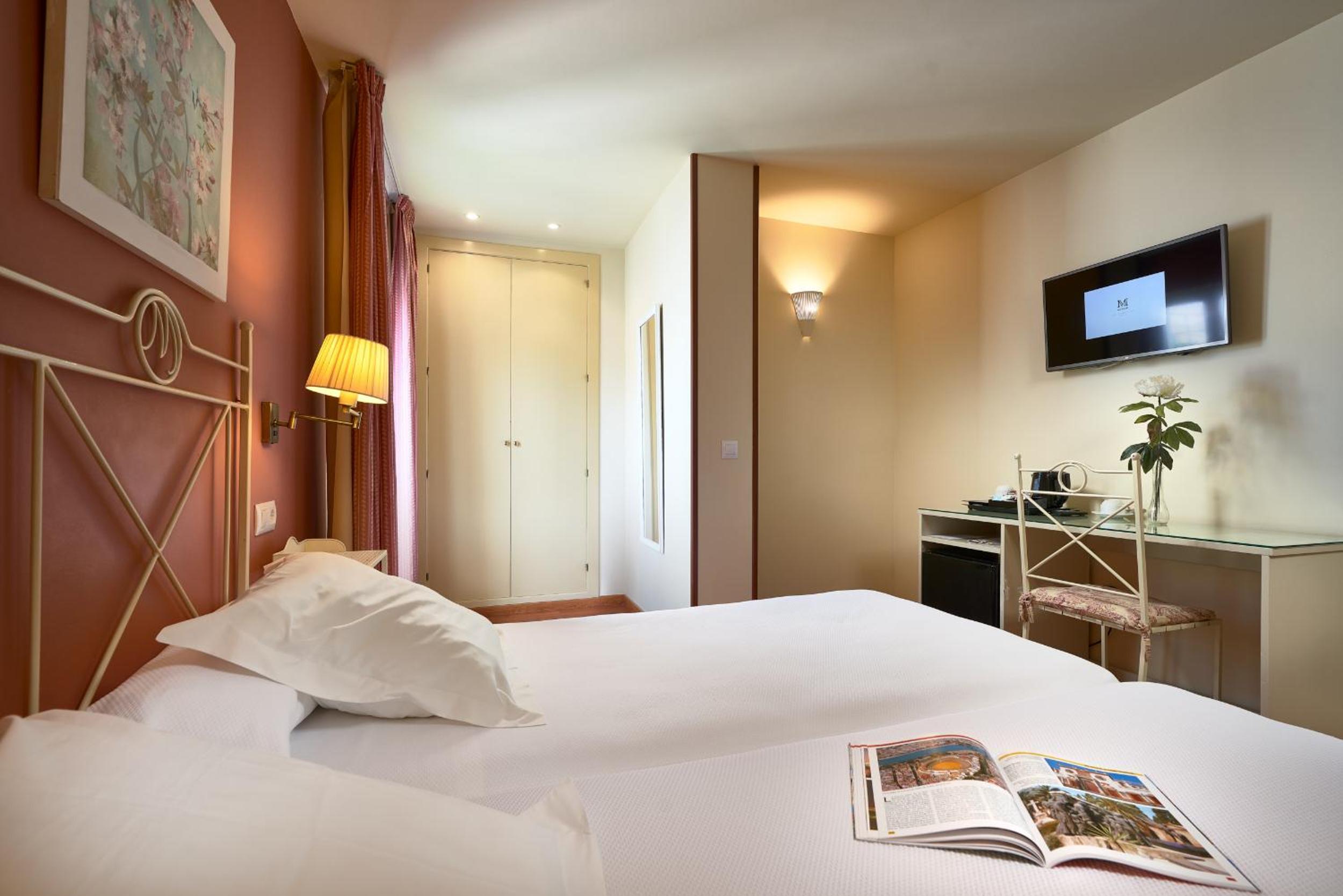 Superior Double Room - Photo 8