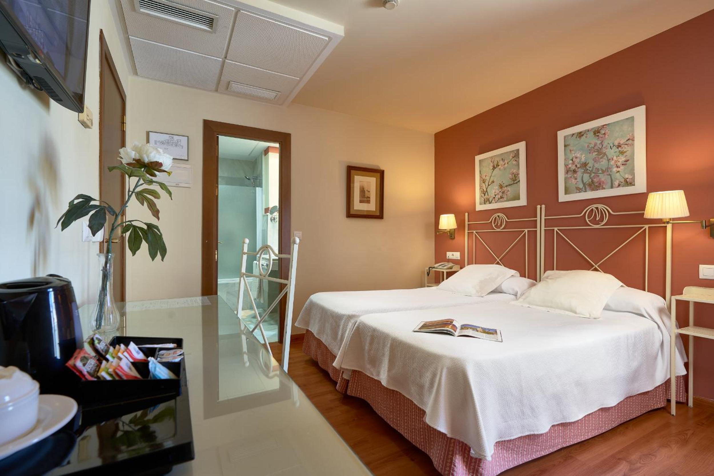 Superior Double Room - Photo 16