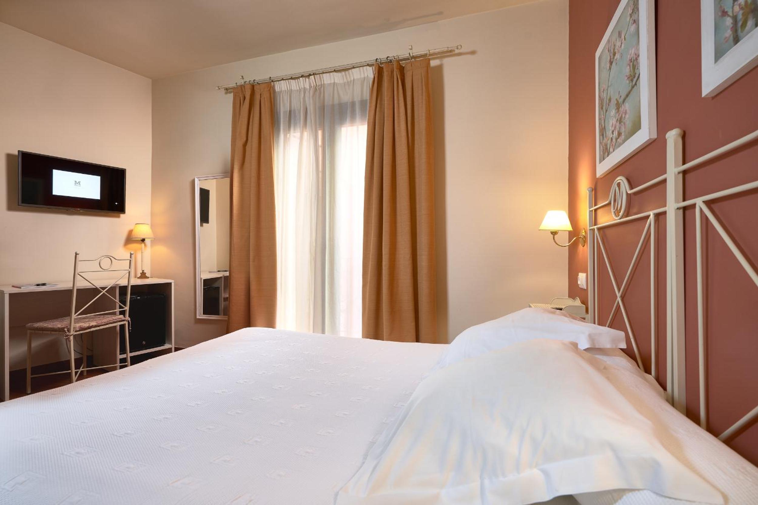 Double Room - Photo 2