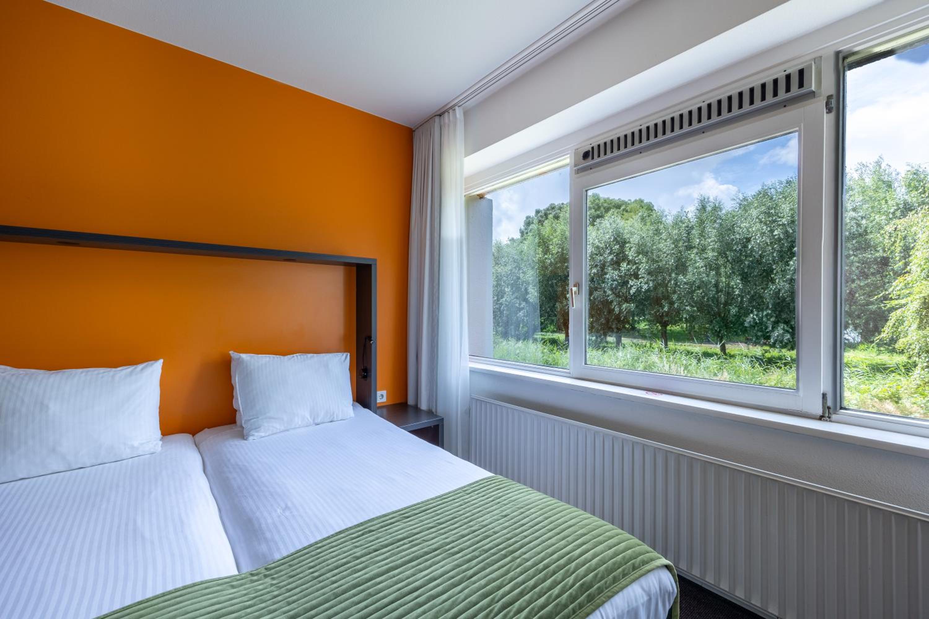 Comfort Twin Room Waterfront - Photo 1