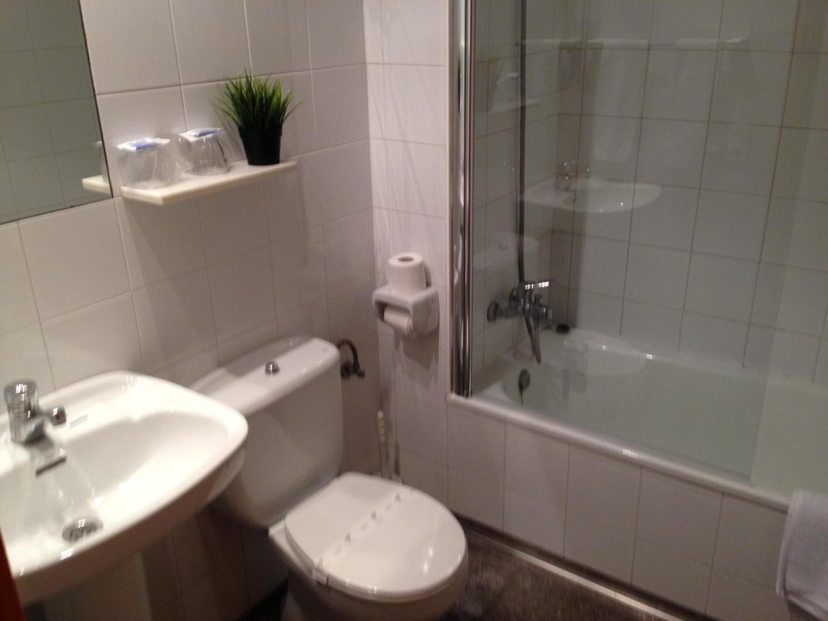 Single Room photo 3
