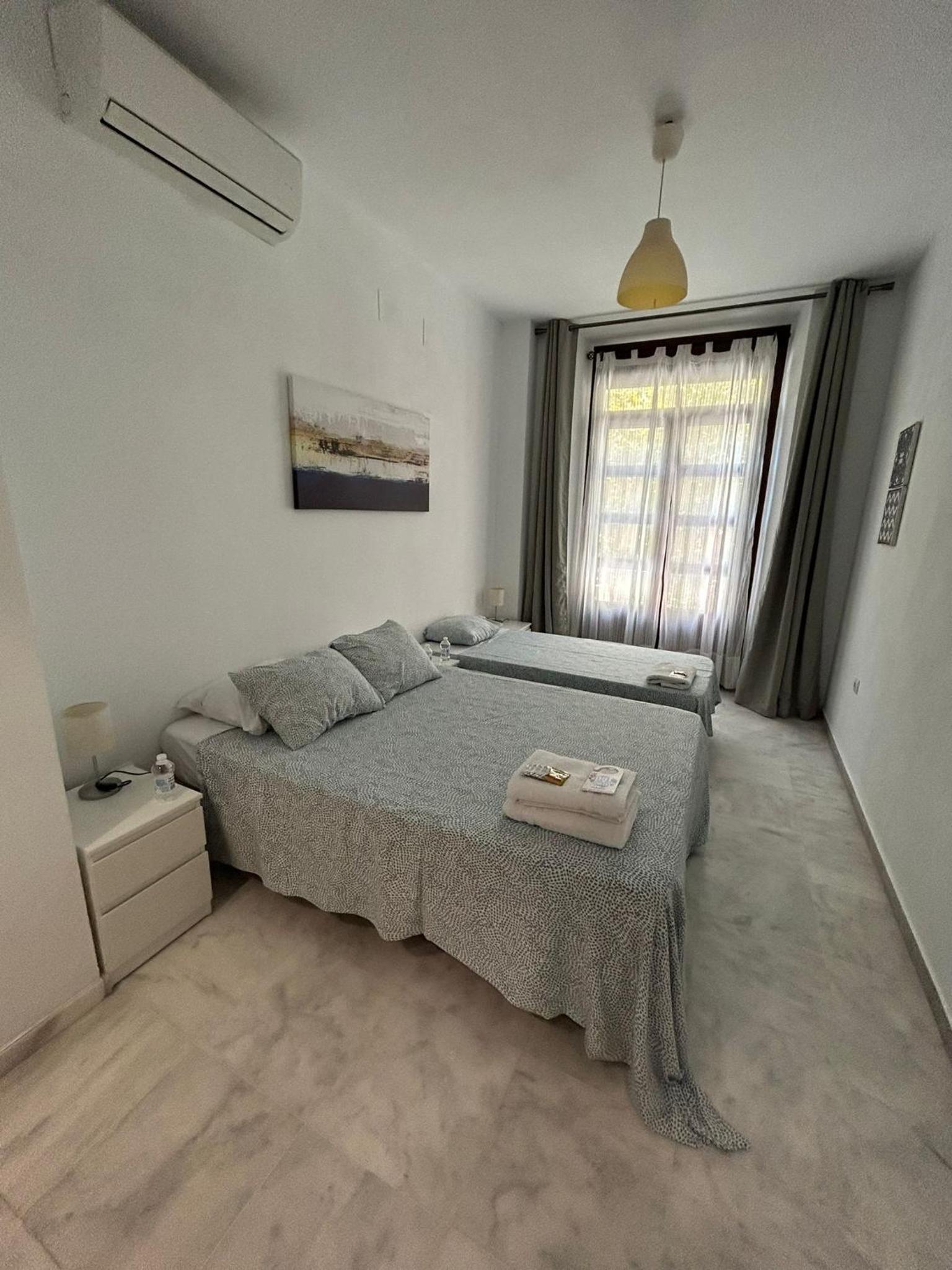 Habitación Triple con Baño Privado