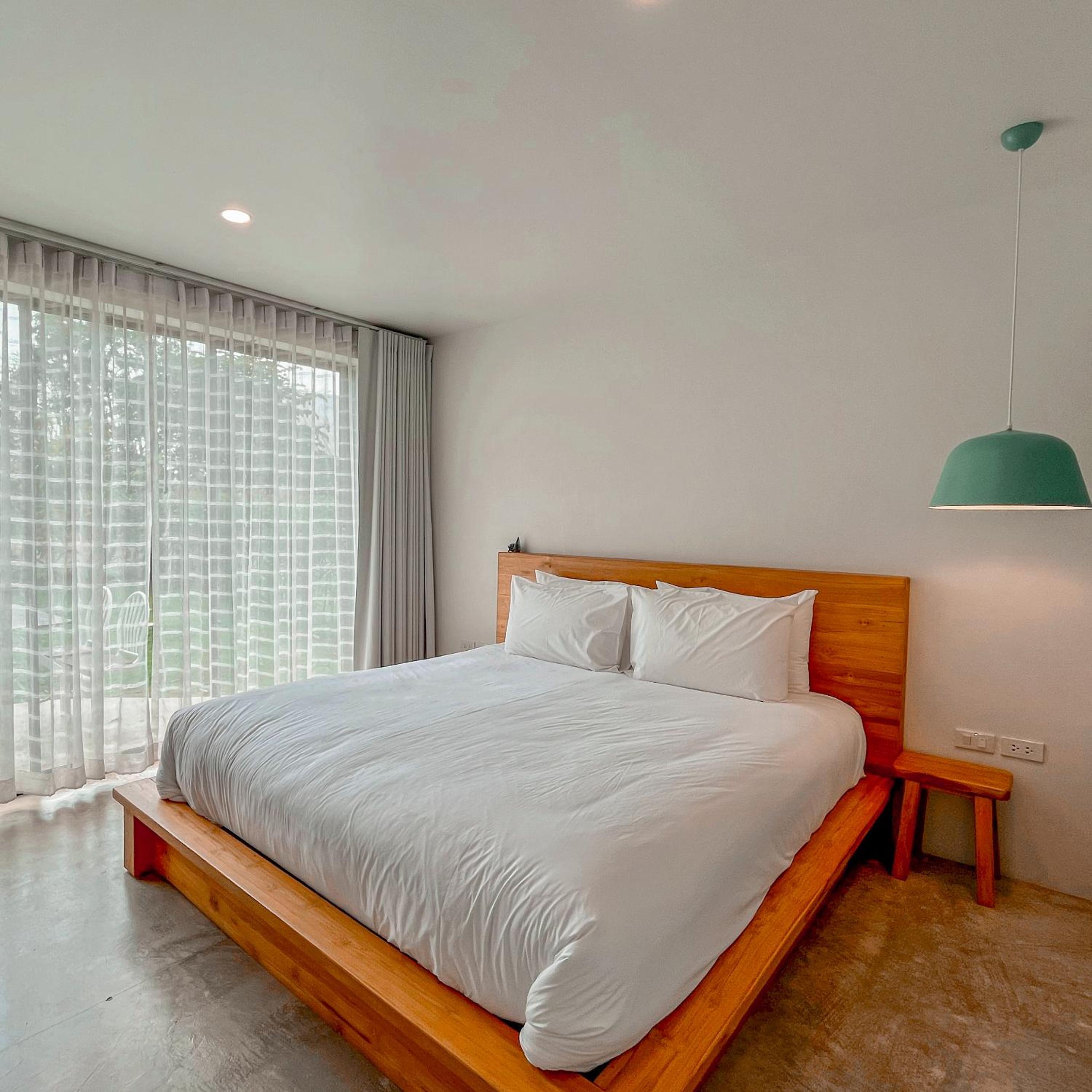 Standard King Room - Photo 1