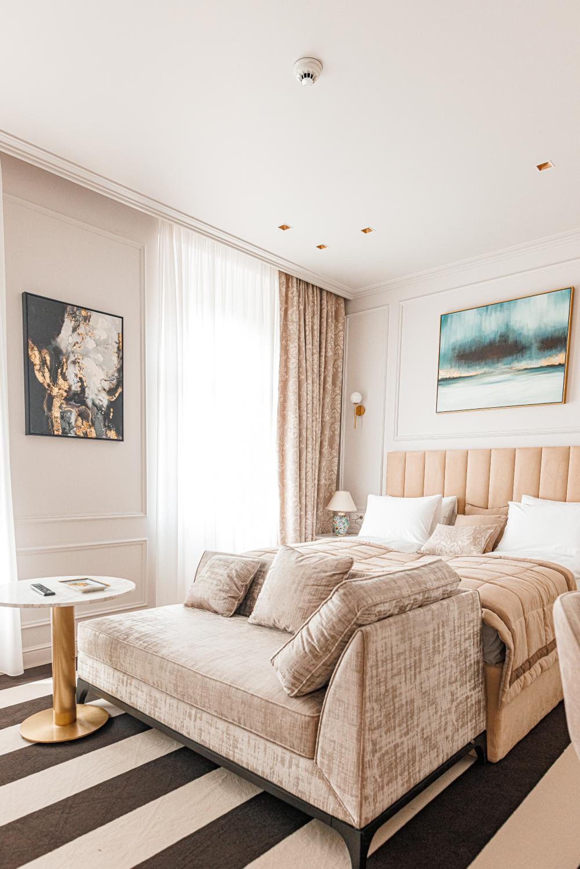 Deluxe Double Room - Photo 1