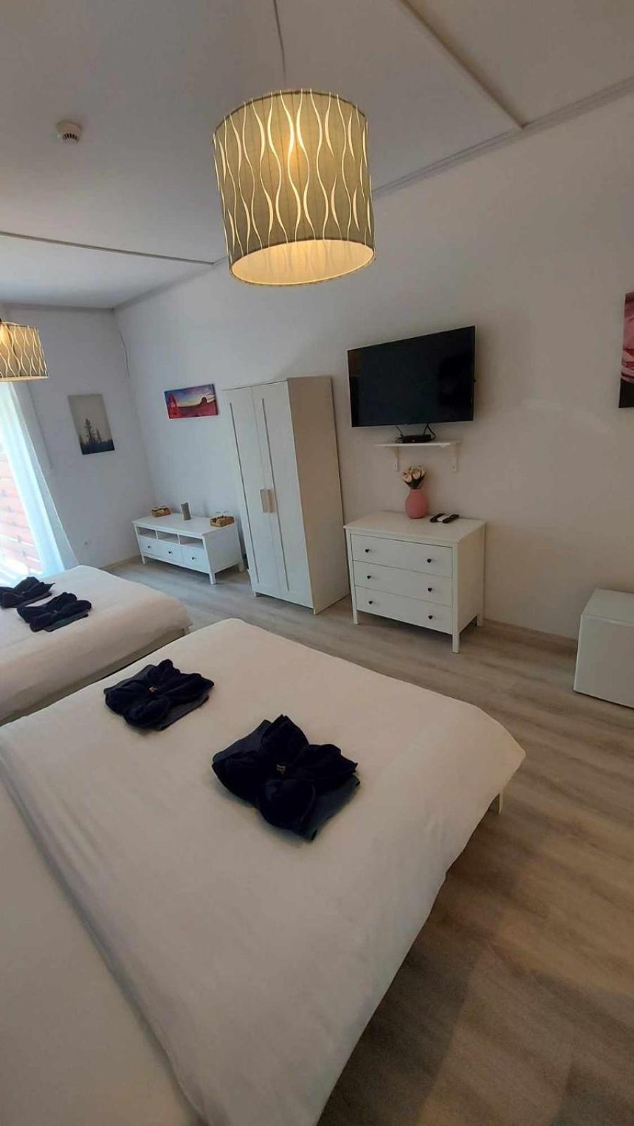 Quadruple Room with Private Bathroom