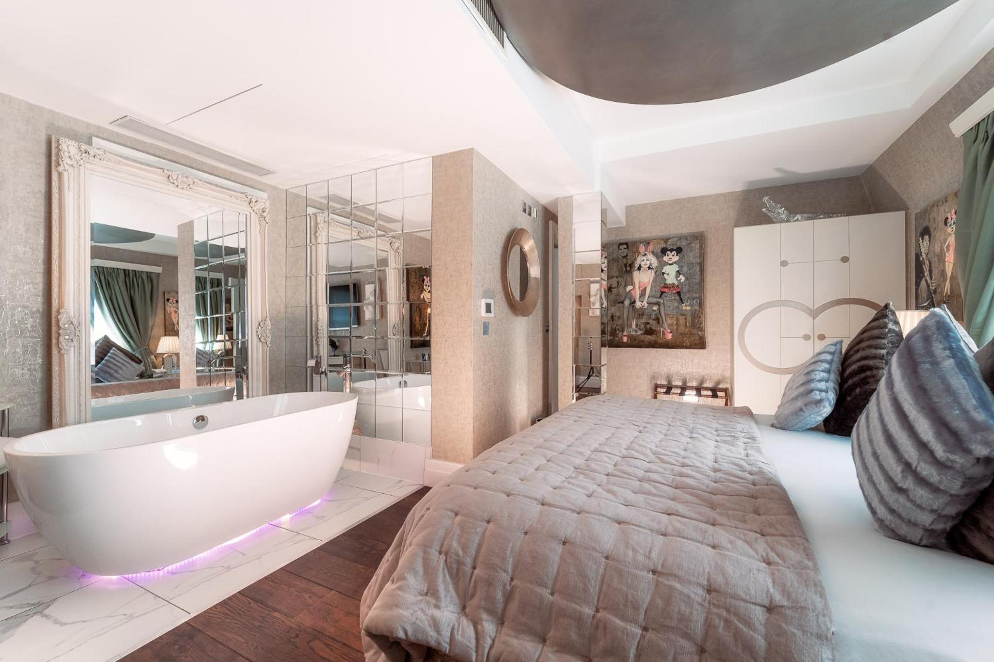 Junior Suite with Balcony photo 2