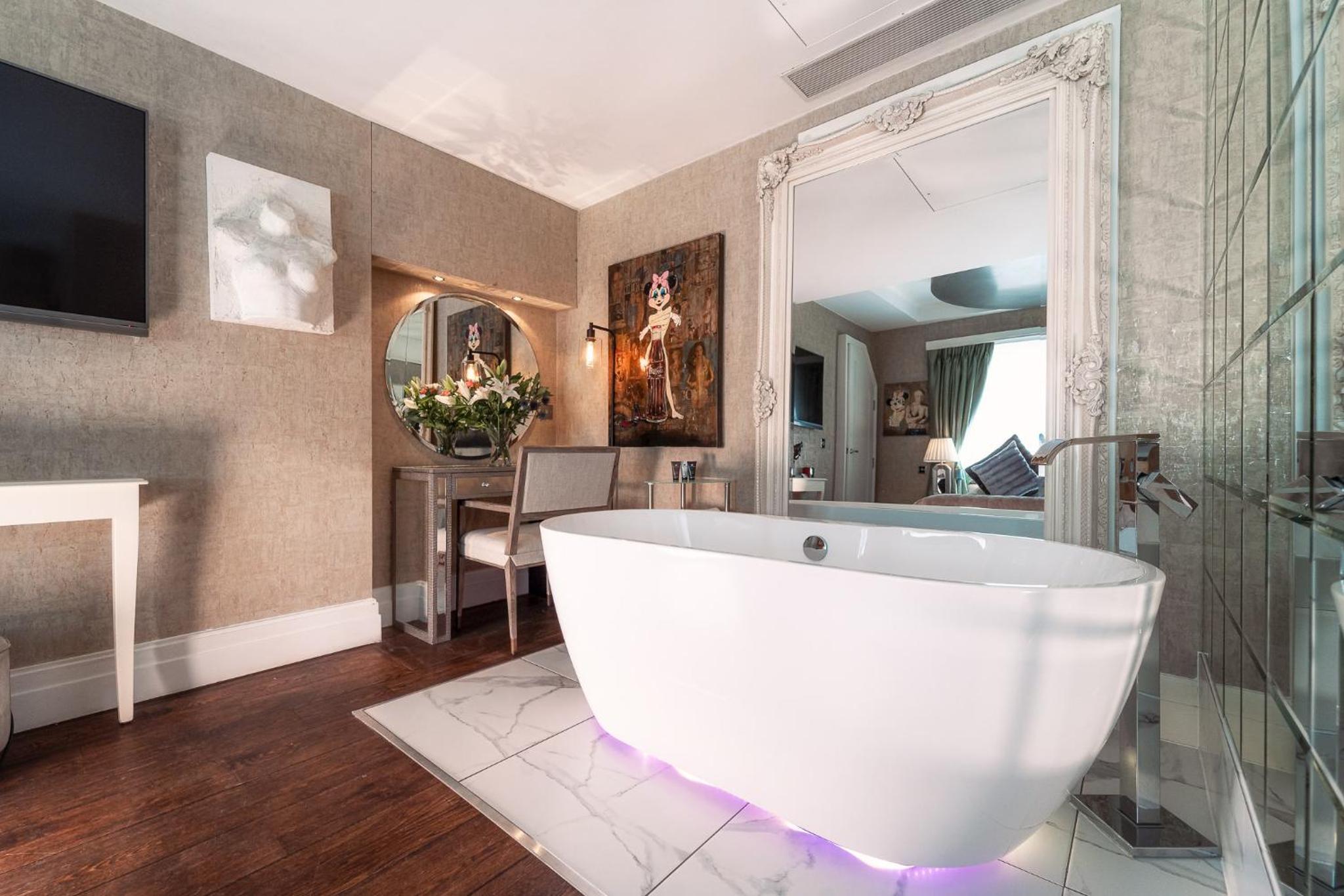Junior Suite with Balcony photo 3