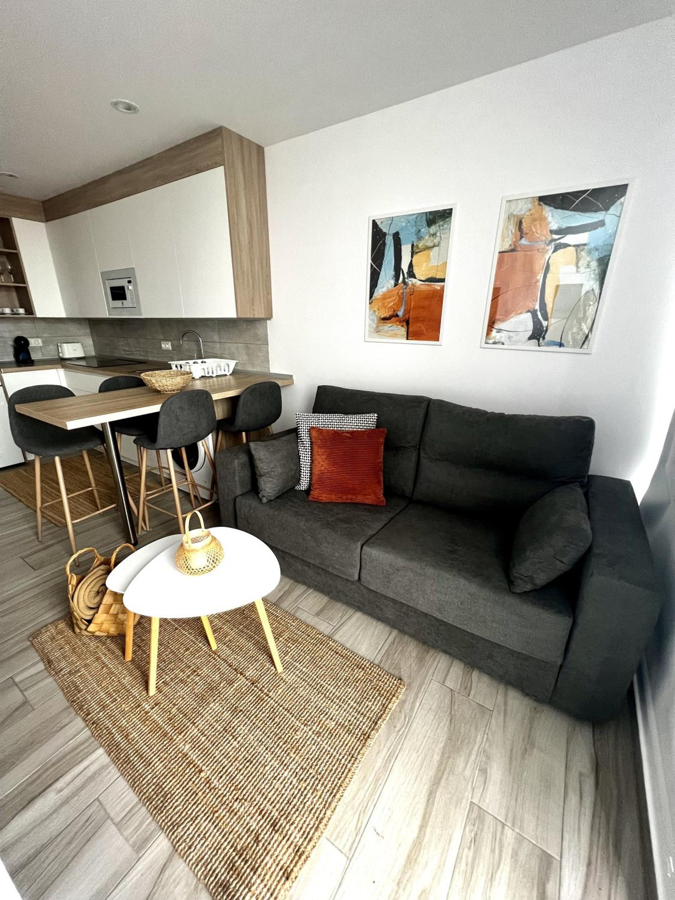 Apartment with Shower photo 2