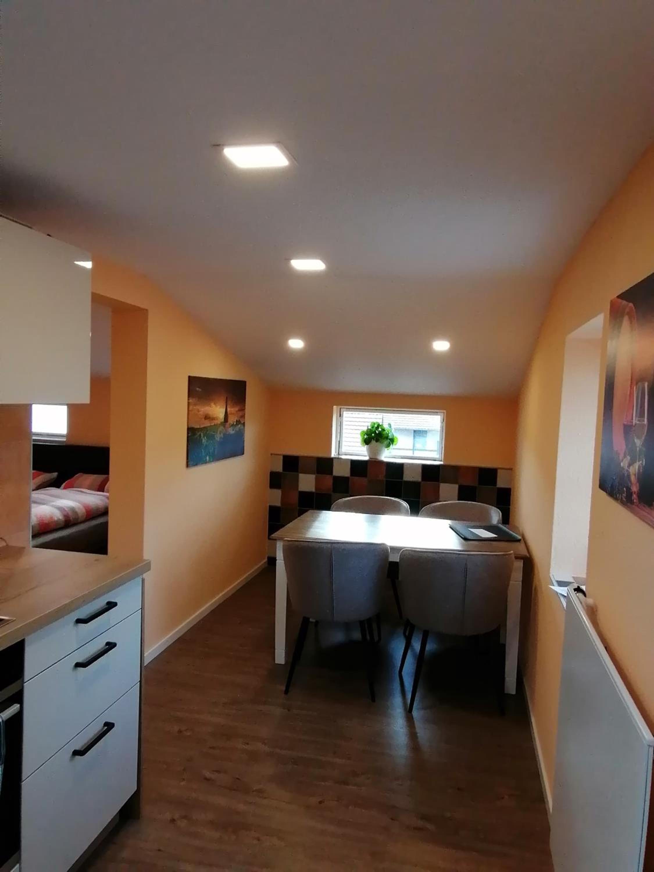 Apartment with Mountain View - Photo 5
