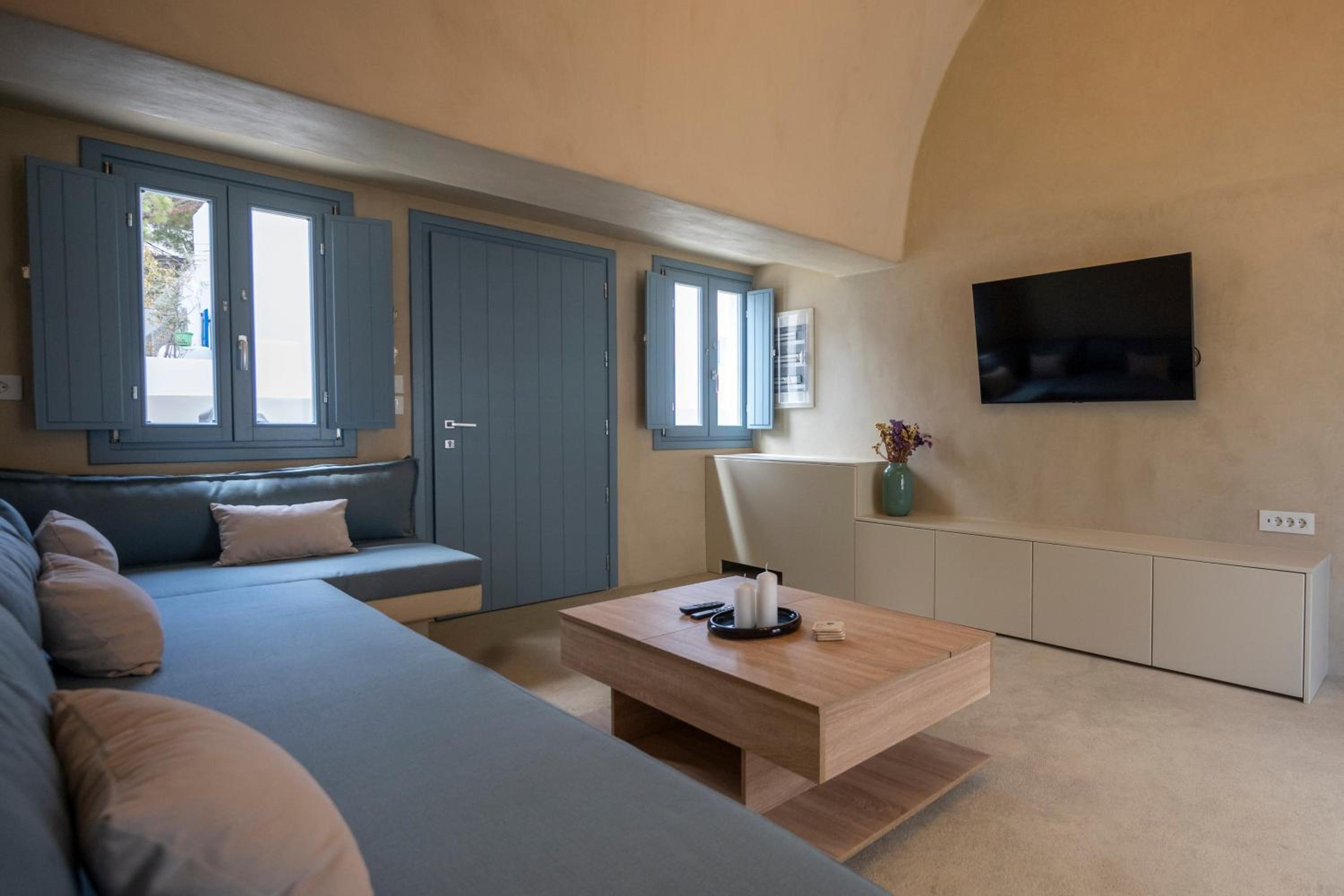 Two-Bedroom House photo 3